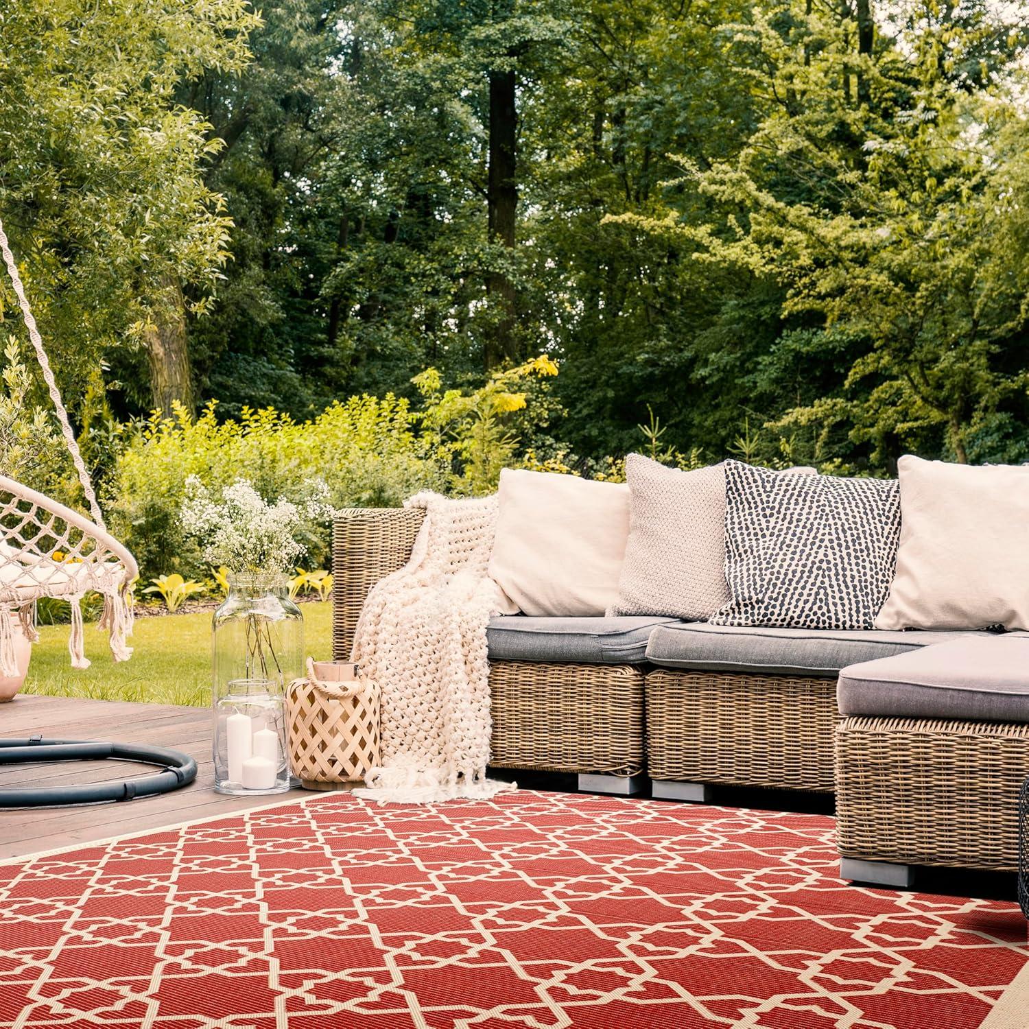 SAFAVIEH Courtyard Carol Geometric Indoor/Outdoor Area Rug, 8' x 11', Red/Beige