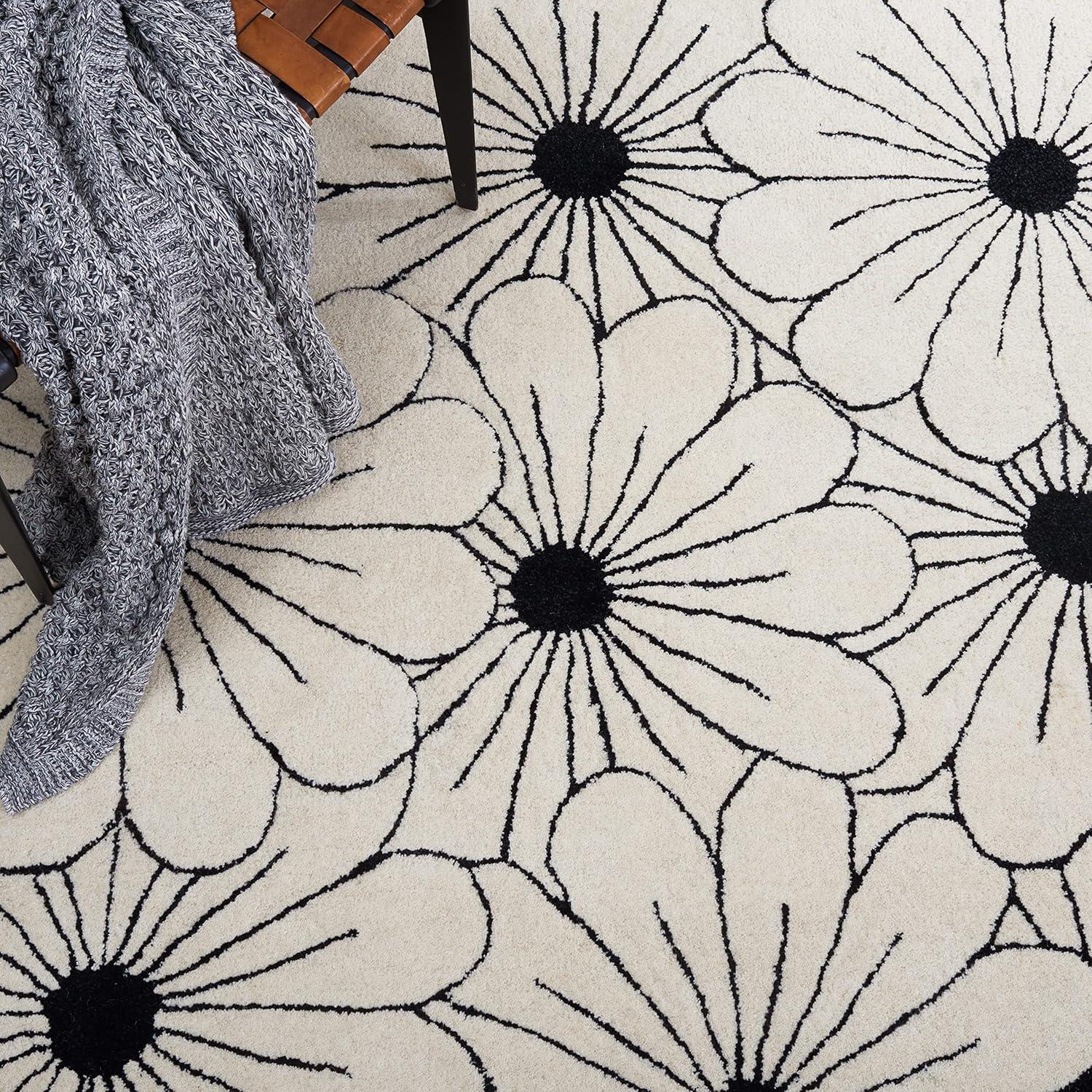 SAFAVIEH Soho Megan Floral Wool Area Rug, Ivory/Black, 2' x 3'