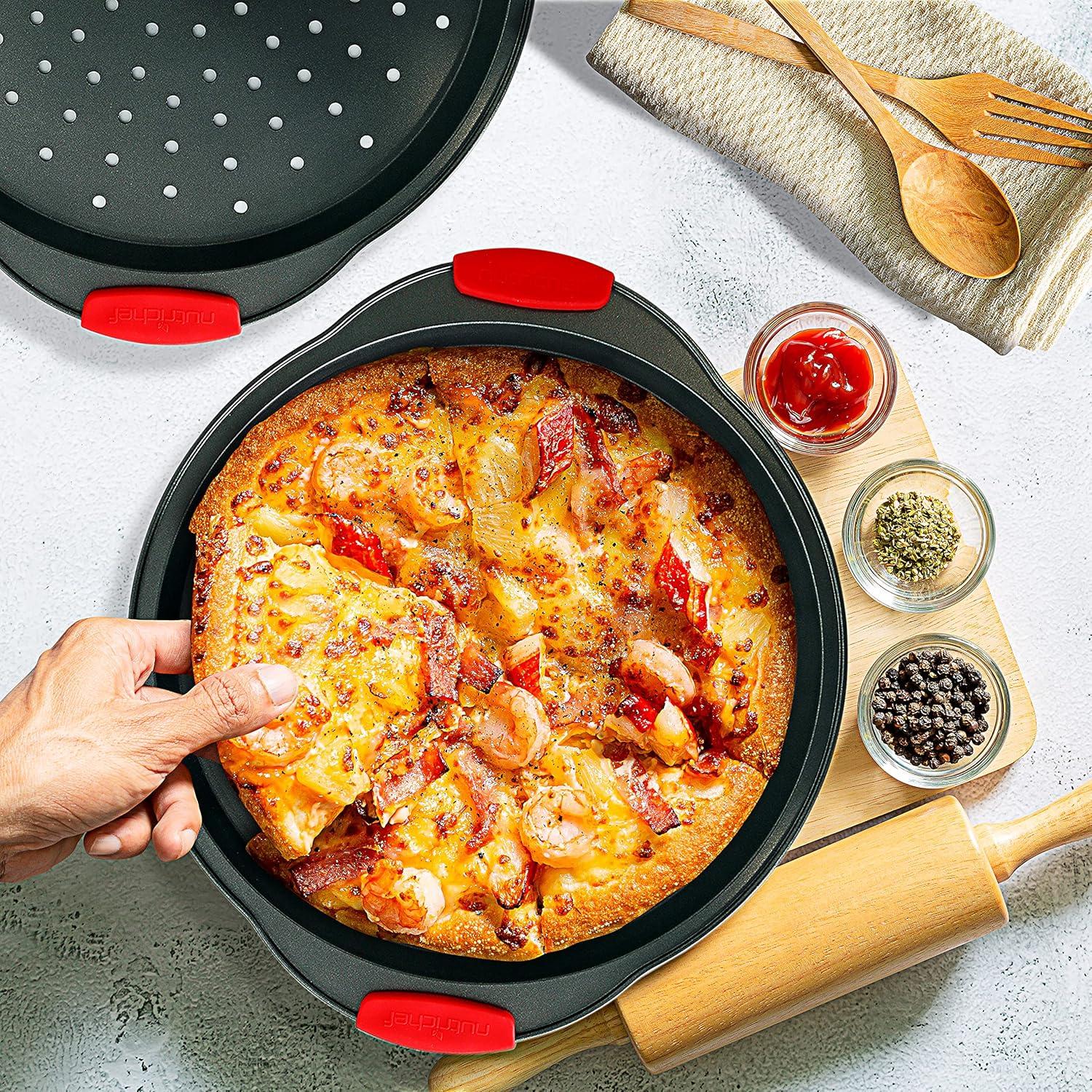 NutriChef Non-Stick Pizza Tray - with Silicone Handle, Round Steel Non-stick Pan with Perforated Holes, Premium Bakeware, Pizza Tray