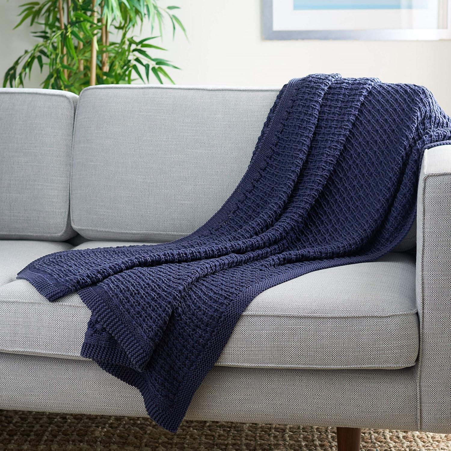 Larza Throw Blanket  - Safavieh