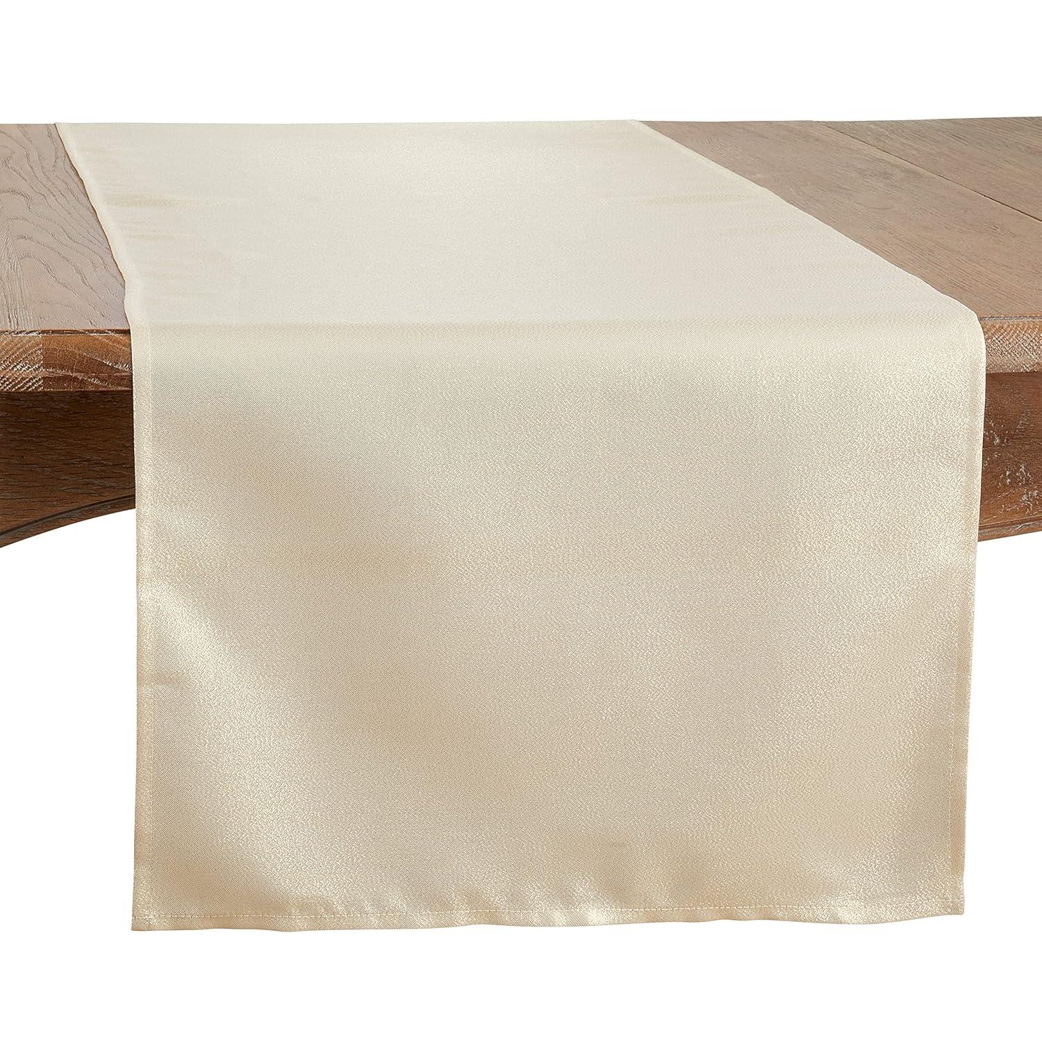 Saro Runner_Table Runner With Shimmering Design