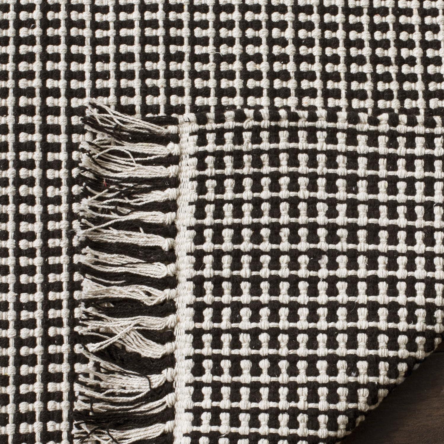 Montauk MTK340 Hand Woven Indoor Area Rug - Ivory/Black - 6'x6' - Safavieh