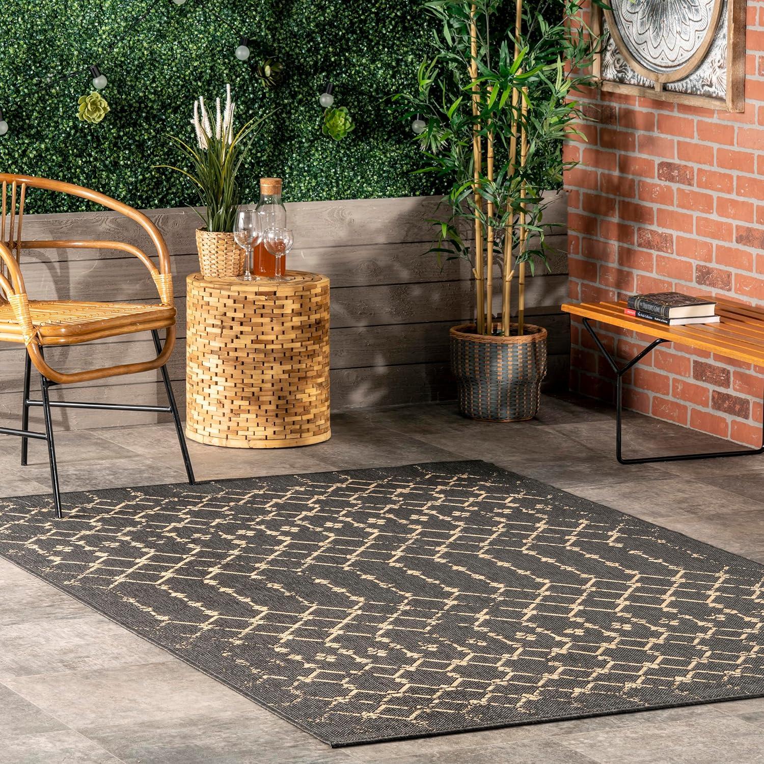 Nuloom Grayson Moroccan Trellis Indoor and Outdoor Area Rug, Gray, 6'7"x9'
