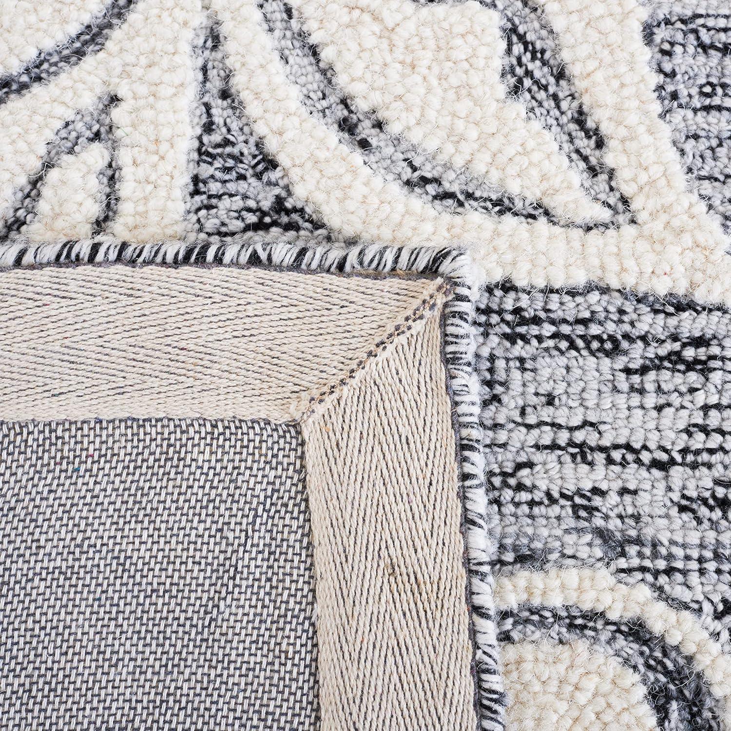 Jardin JAR731 Hand Tufted Area Rug - Black/Ivory - 5'x8' - Safavieh.