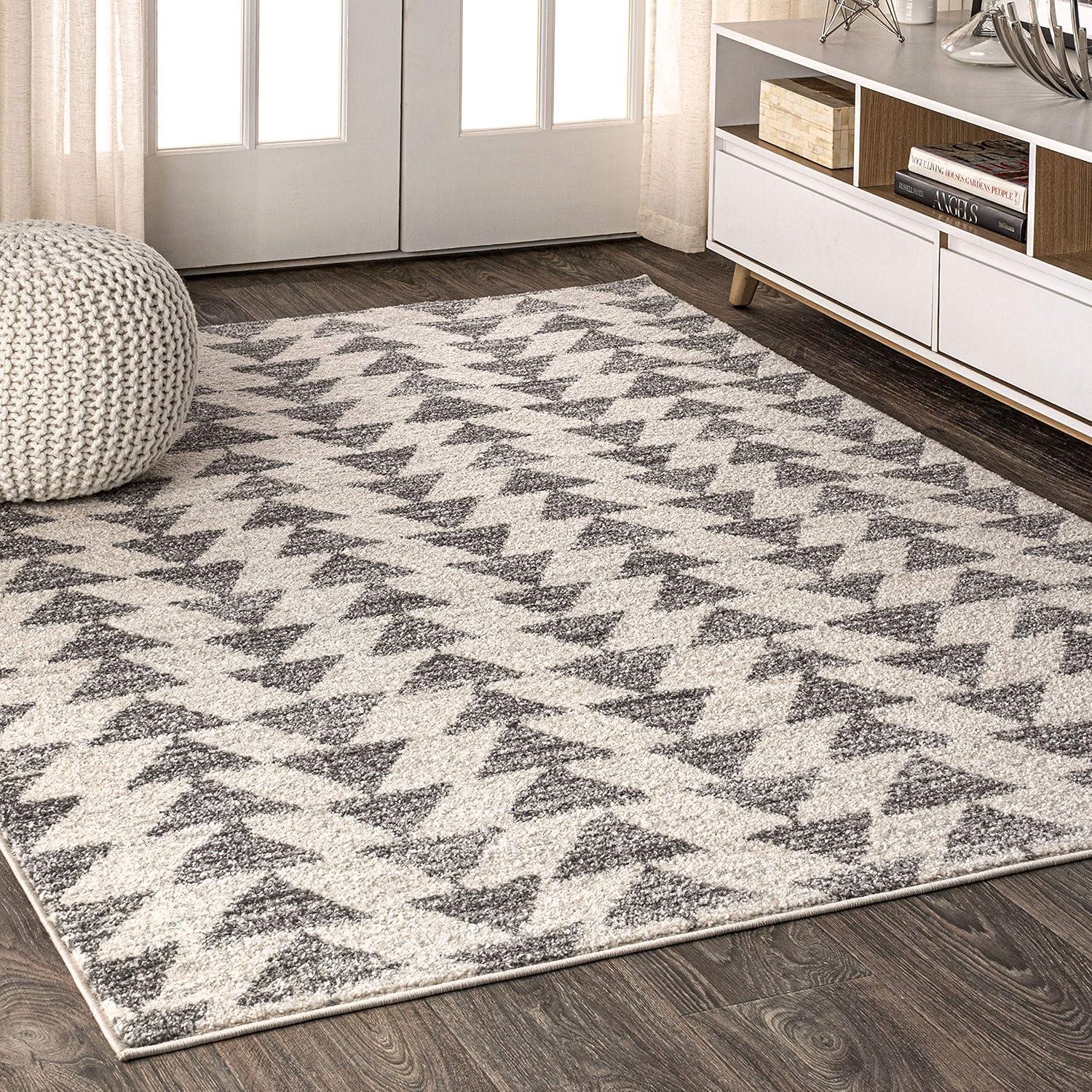 5'x8' Aisha Moroccan Triangle Geometric  Area Rug, Cream/Gray - JONATHAN Y