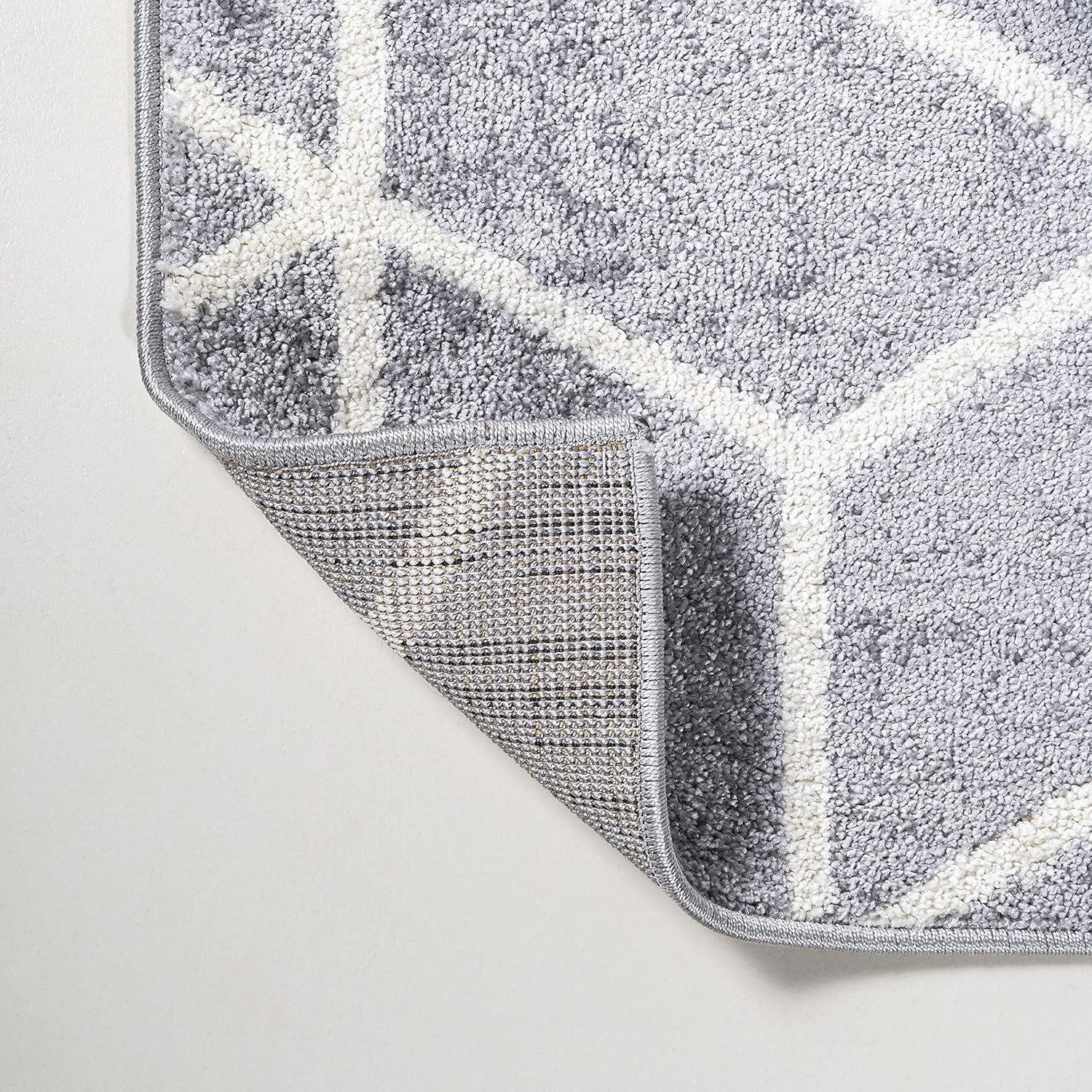 3'x5' Tumbling Blocks Modern Geometric Area Rug, Light Gray/White - JONATHAN Y