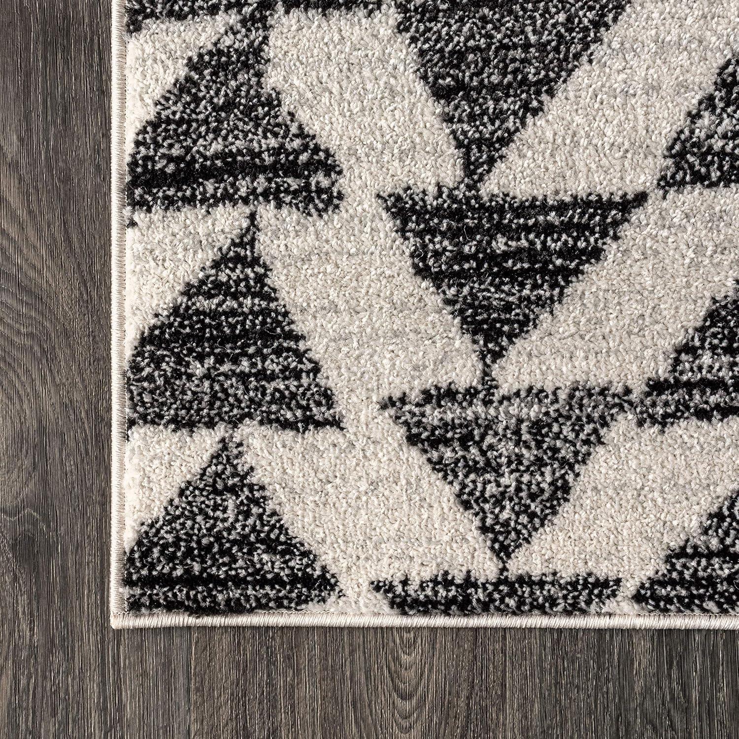 5'x8' Aisha Moroccan Triangle Geometric  Area Rug, Cream/Black - JONATHAN Y