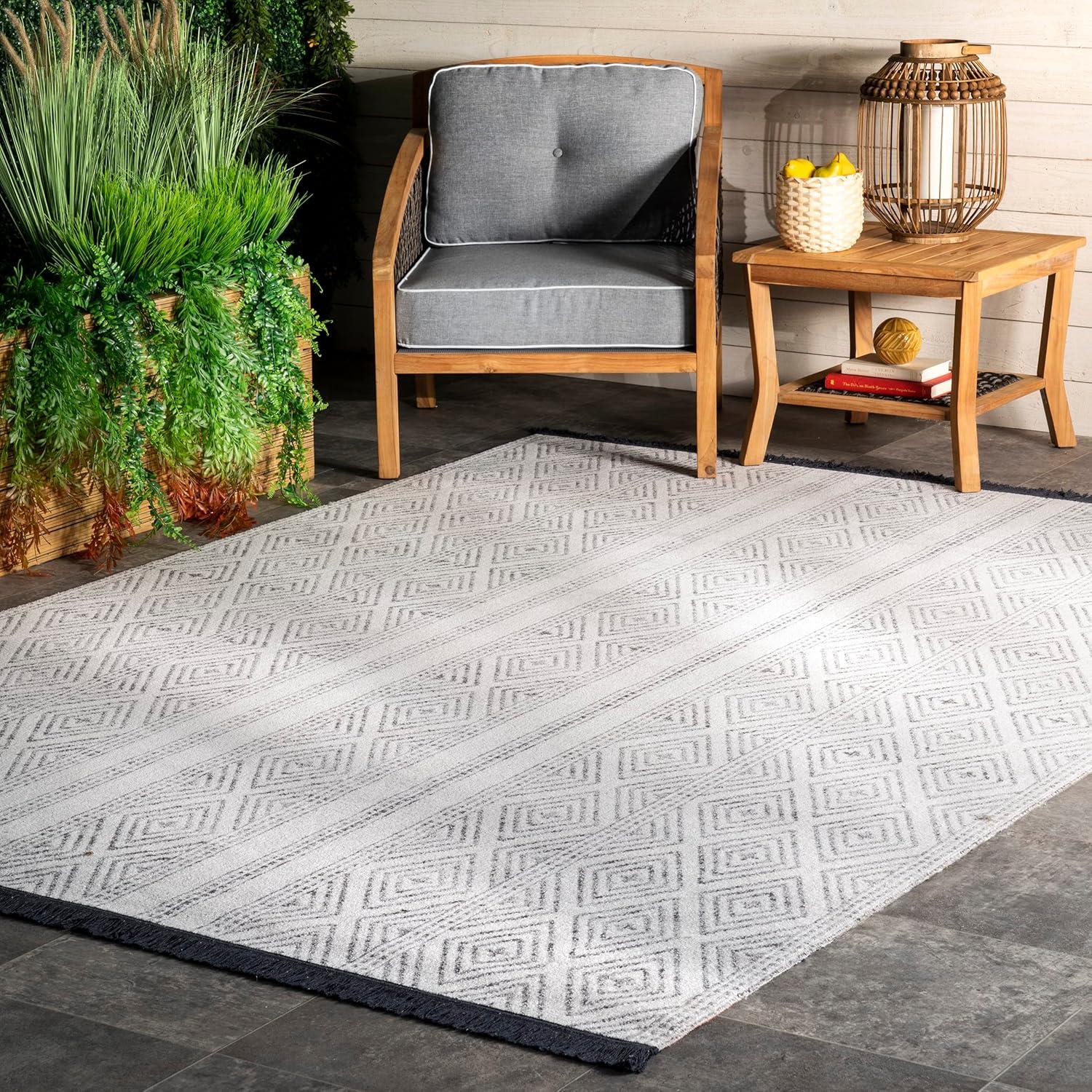 Nuloom Outdoor Striped Miriam Area Rug