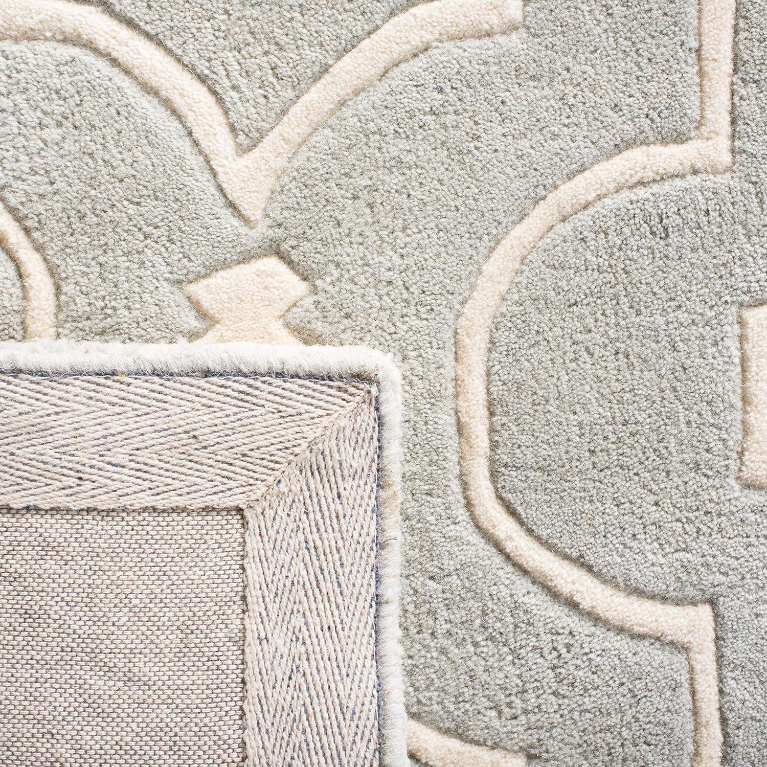 SAFAVIEH Chatham Xanthia Geometric Wool Area Rug, Grey/Ivory, 4' x 6'