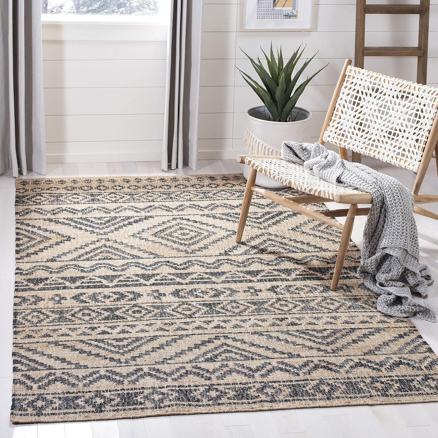 Kilim KLM751 Hand Loomed Area Rug - Natural/Charcoal - 4'x6' - Safavieh