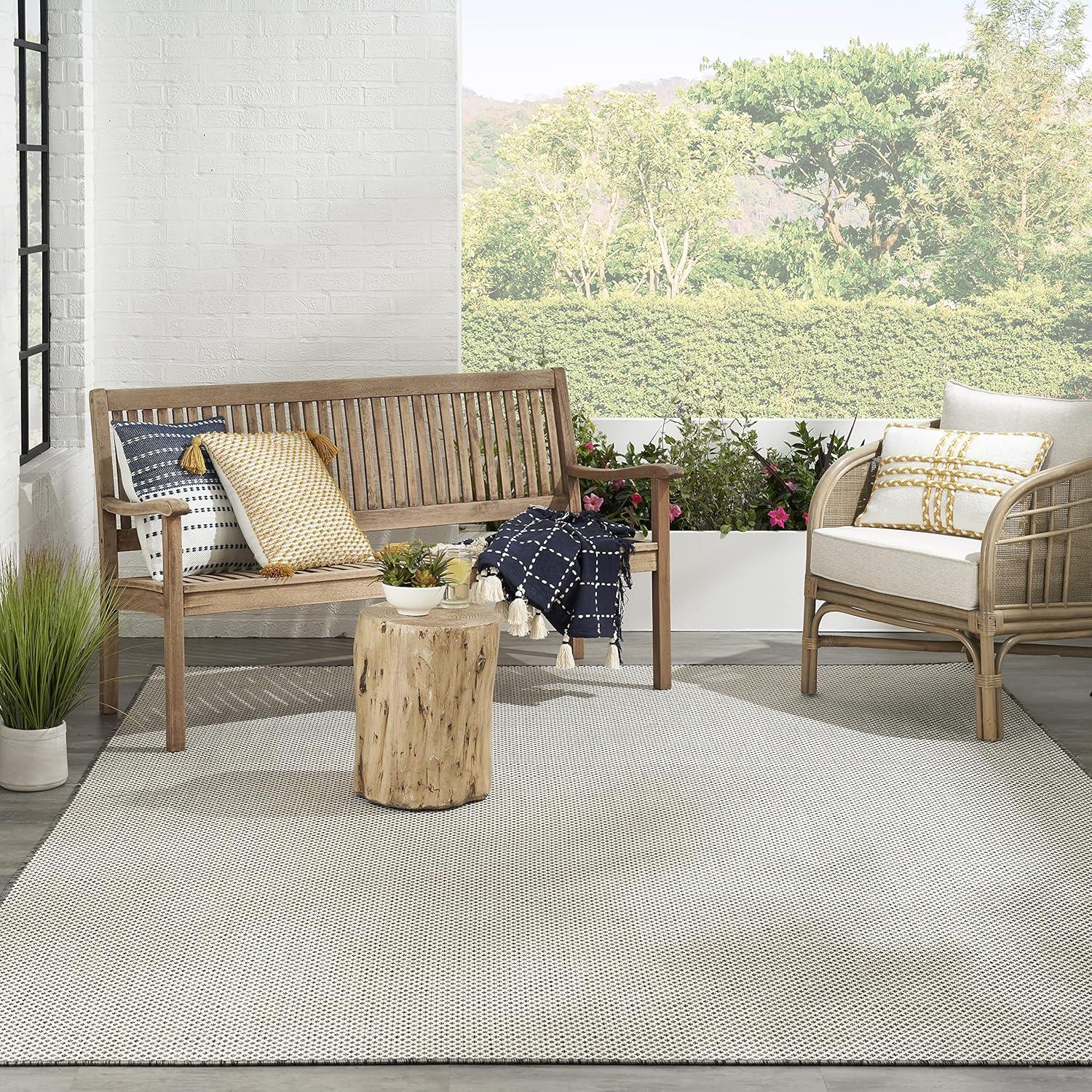 Nourison Courtyard 9' x 12' Ivory Charcoal All-over design Indoor/Outdoor Rug