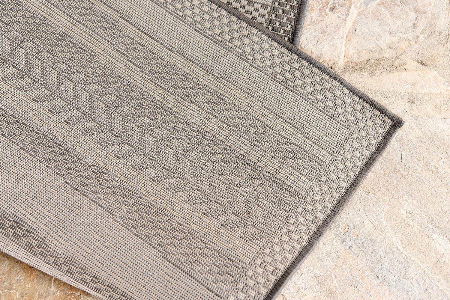 Unique Loom Outdoor Border Collection Area Rug - Lines (2' 2" x 3' 1" Rectangle Gray/Silver)