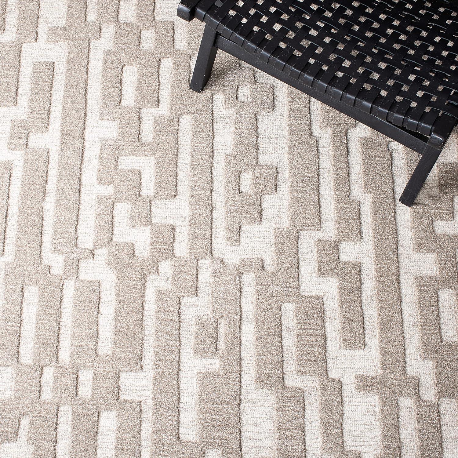 Cambridge CAM734 Hand Tufted Area Rug - Safavieh