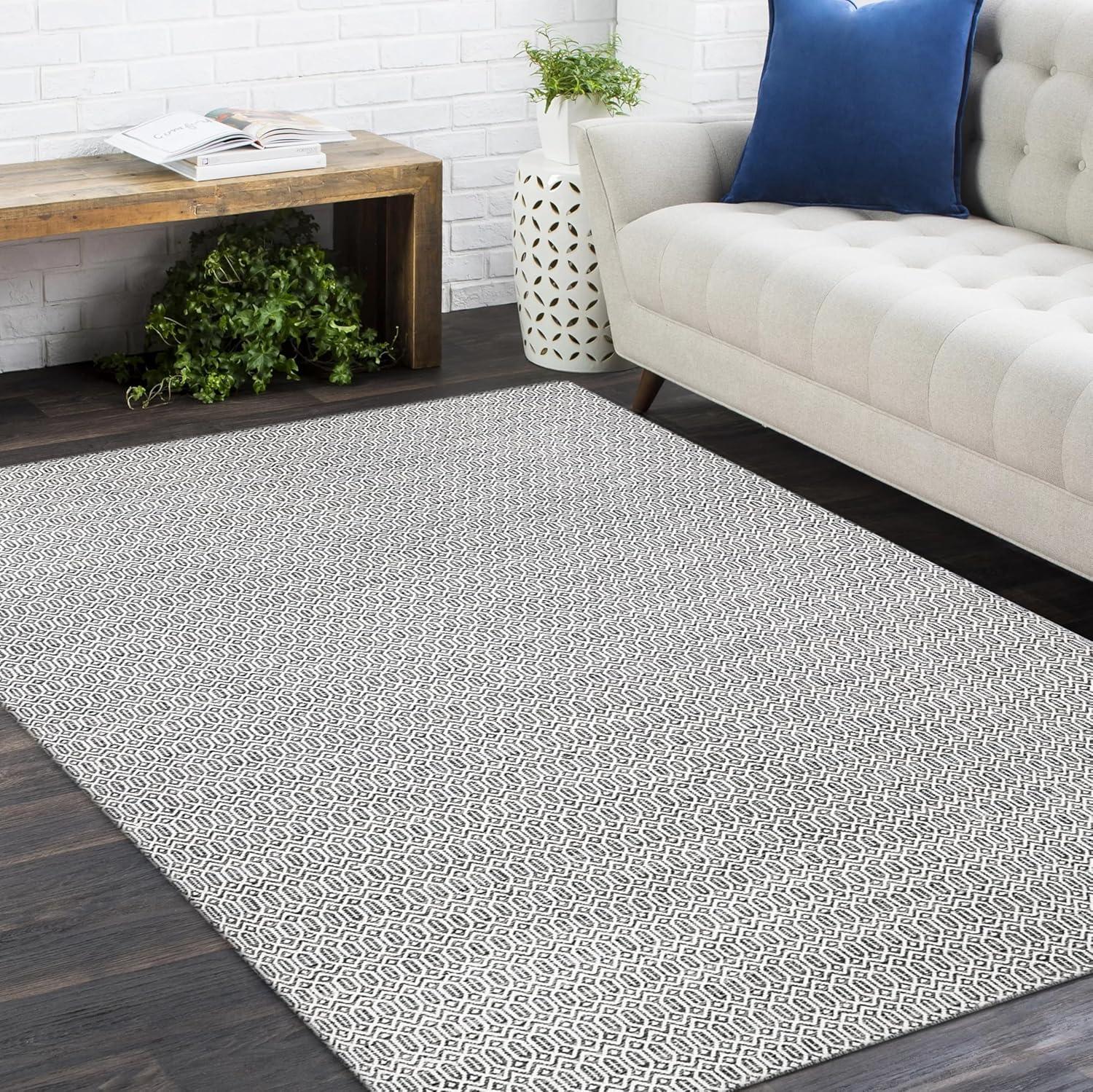 Charcoal Geometric Wool 6' x 9' Handmade Flat Woven Rug