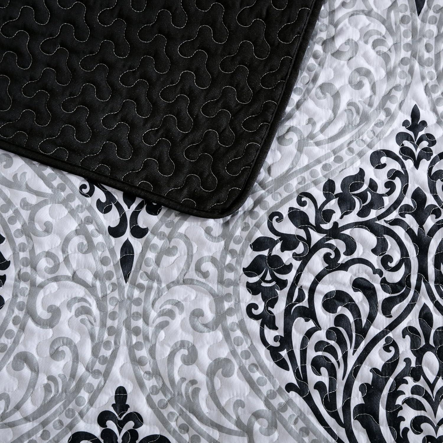 Comfort Spaces Full/Queen Quilt Set 3-Piece Black/White Printed Damask Breathable Lightweight Summer Comforter Set