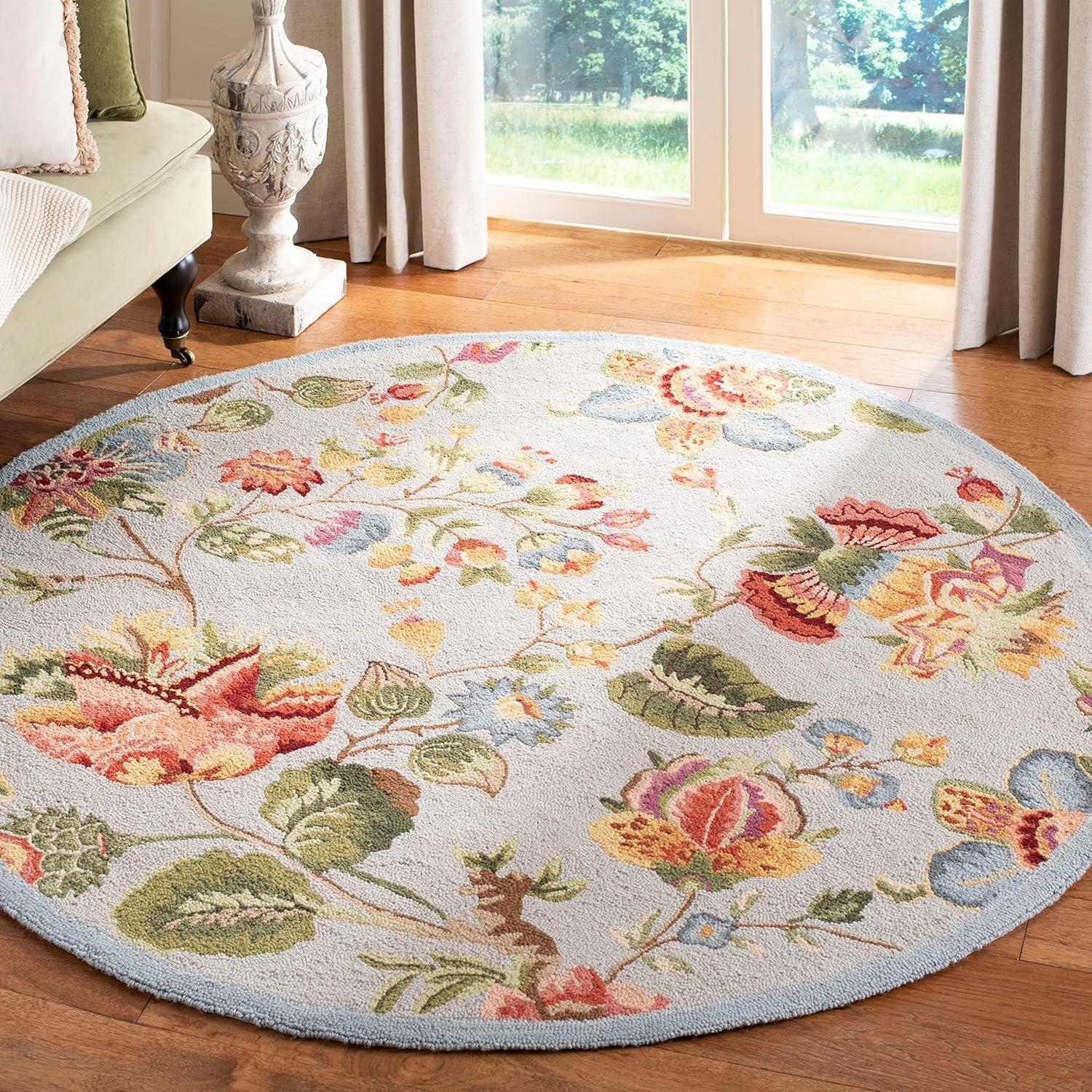 SAFAVIEH Chelsea Hayleigh Floral Wool Area Rug, Light Blue, 4' x 4' Round