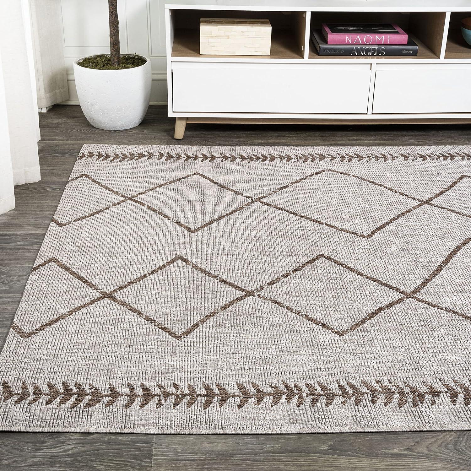 Derya Diamond Trellis Indoor/Outdoor Area Rug - JONATHAN Y