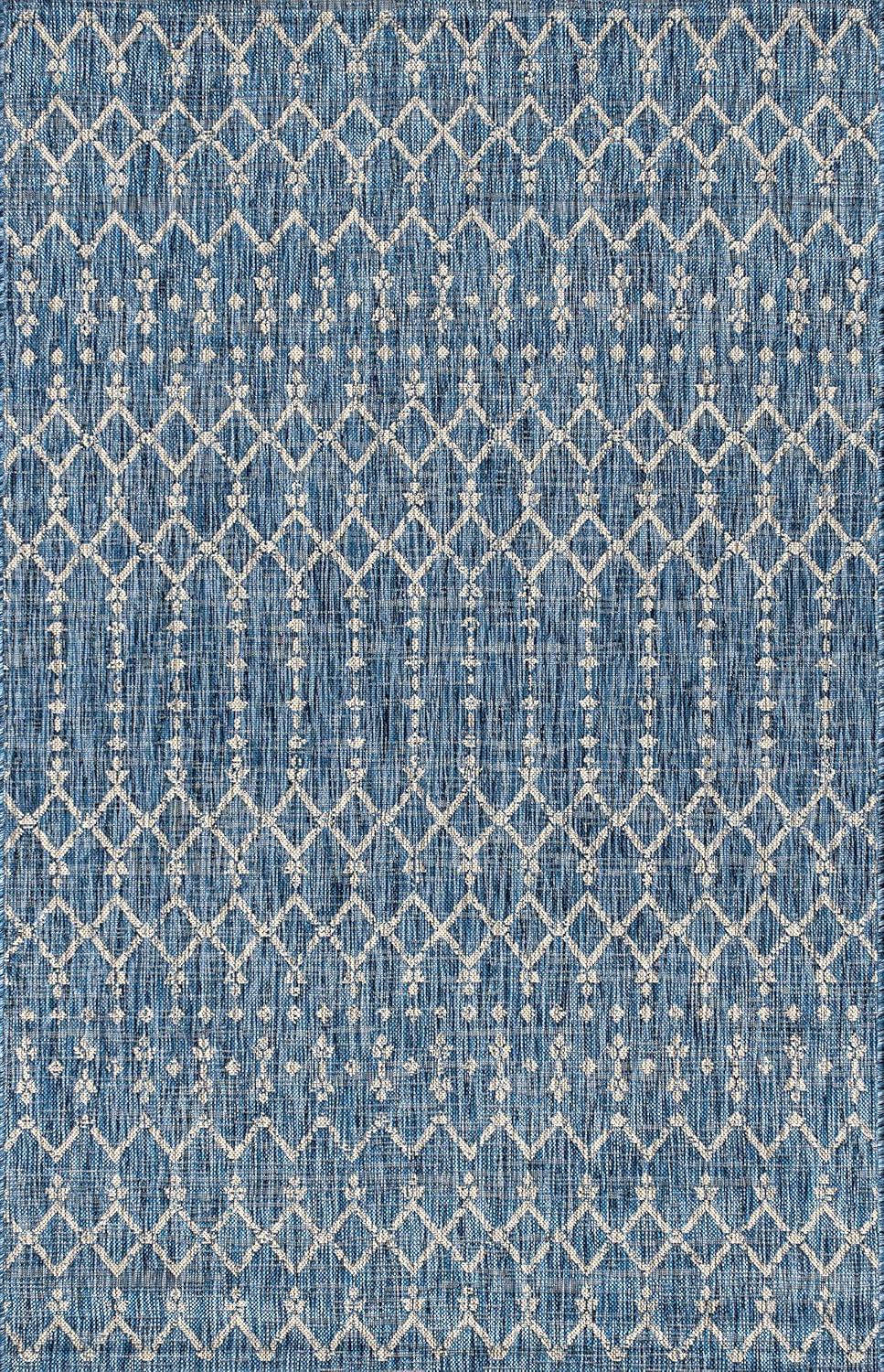 Navy and Light Gray Moroccan-Inspired Geometric 4' x 6' Synthetic Area Rug