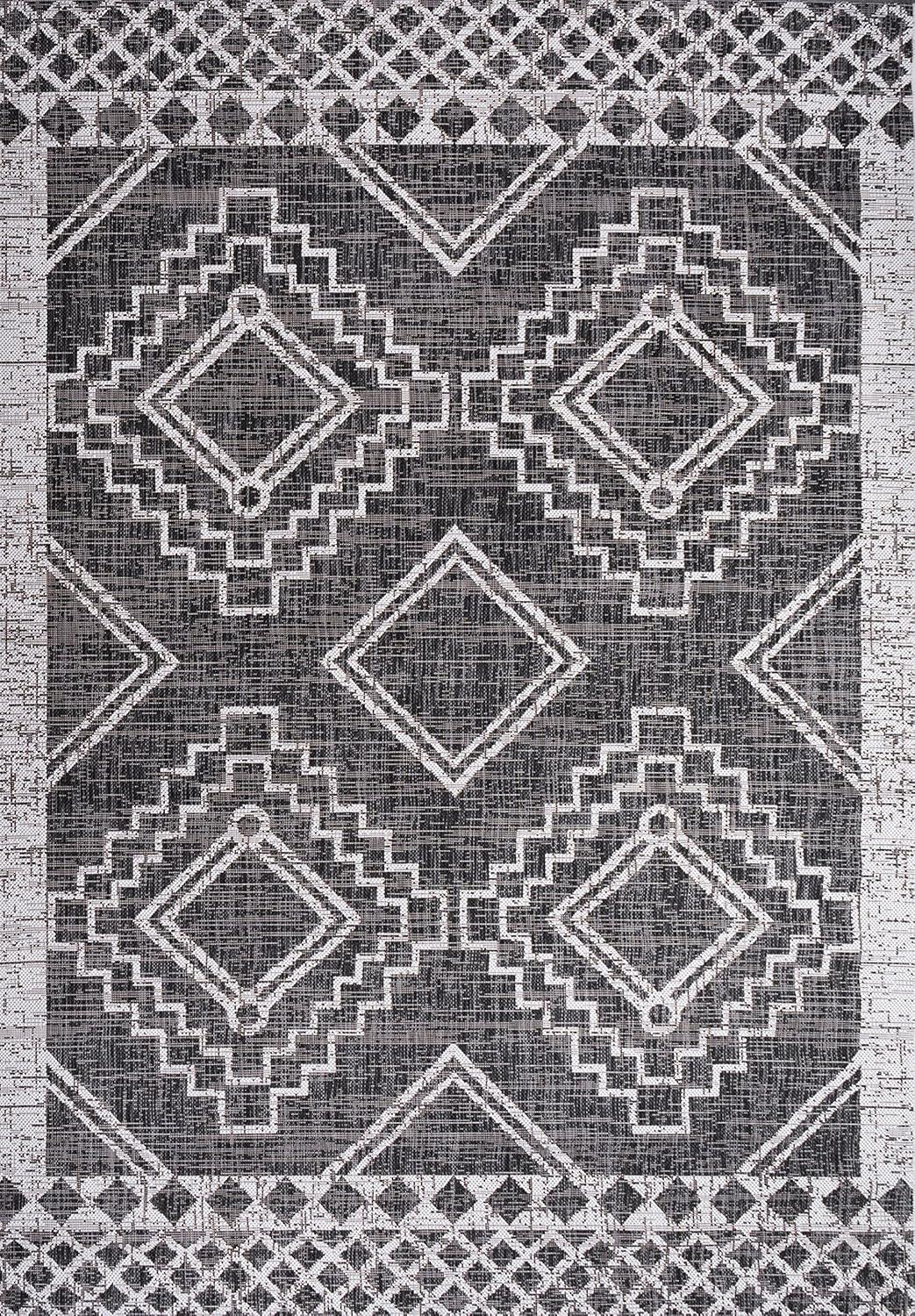 4'x6' Marokko Diamond  Medallion Indoor/Outdoor Area Rug, Black/Ivory - JONATHAN Y
