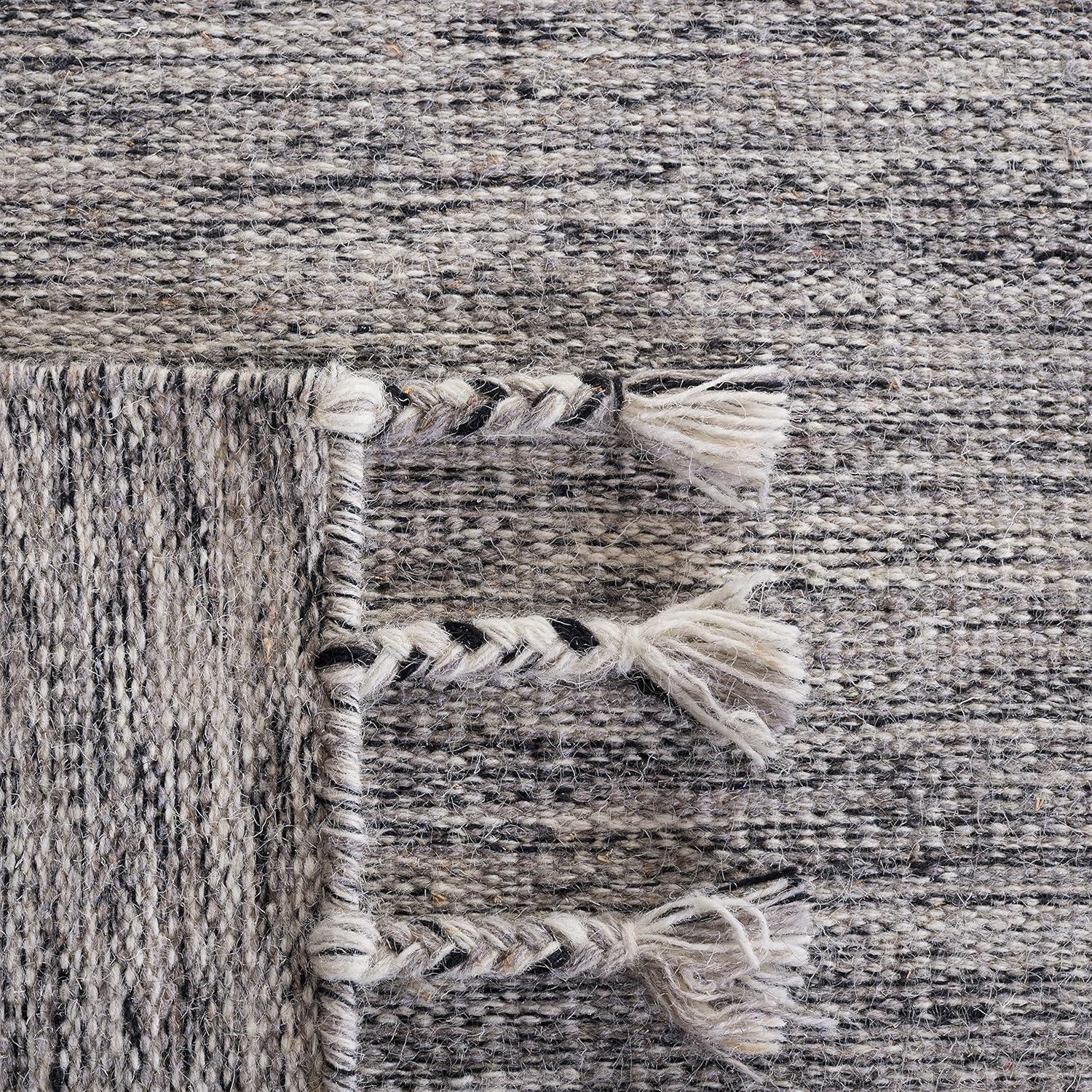Dhurries DHU801 Hand Loomed Area Rug - Dark Grey/Beige - 5'x8' - Safavieh.