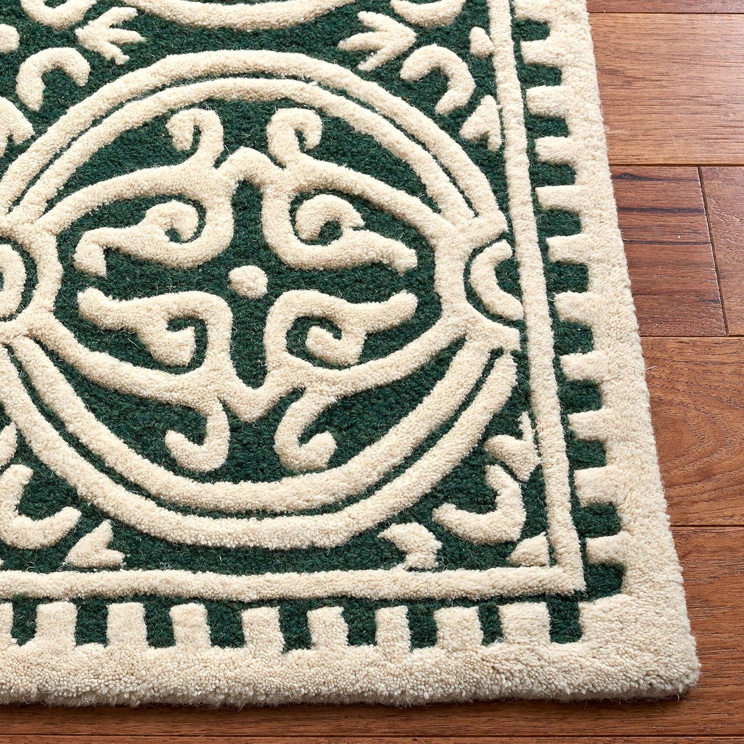 Hand-Tufted Dark Green and Ivory Wool Area Rug 3' x 5'