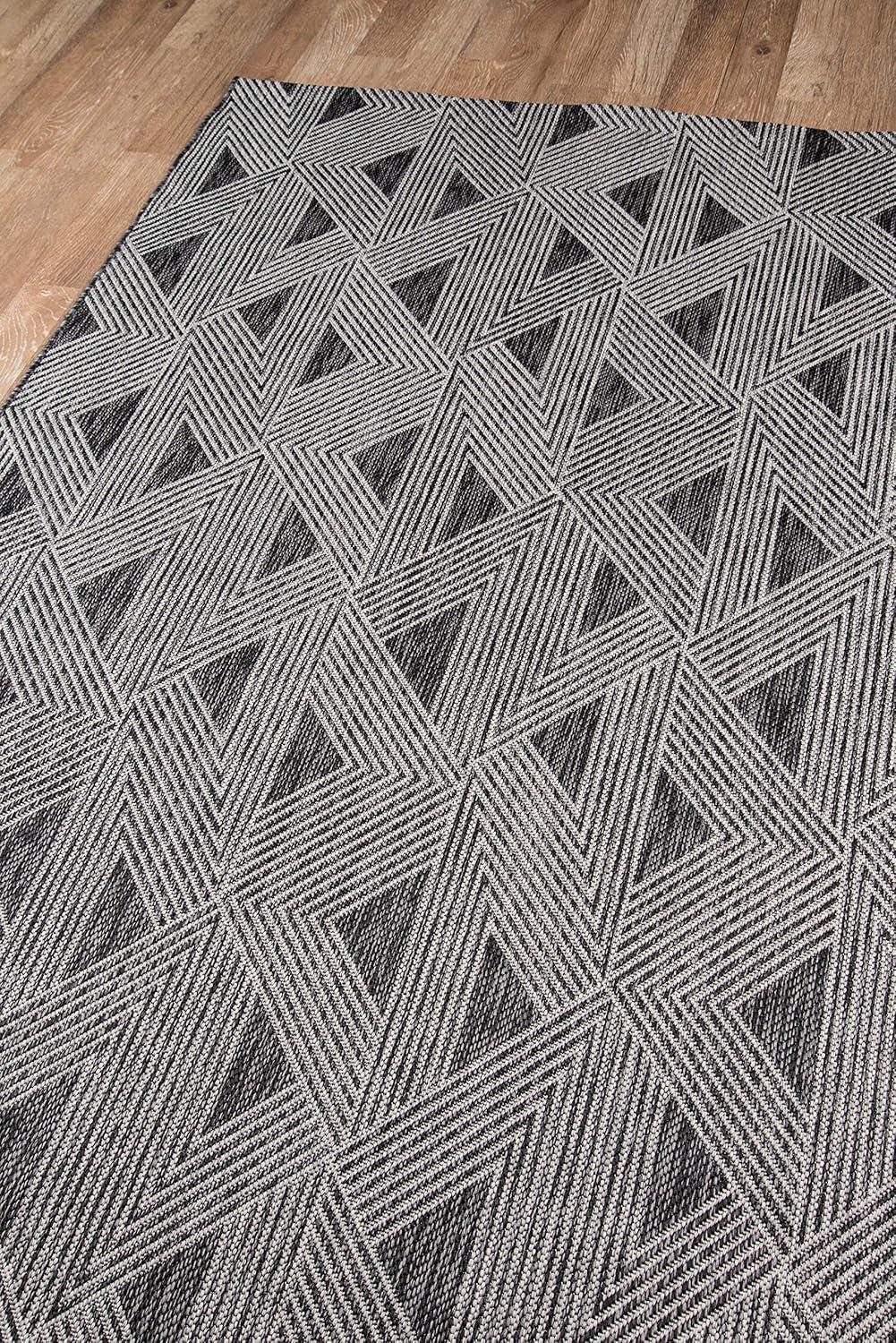 Novogratz Como Machine Made Indoor/Outdoor Rug