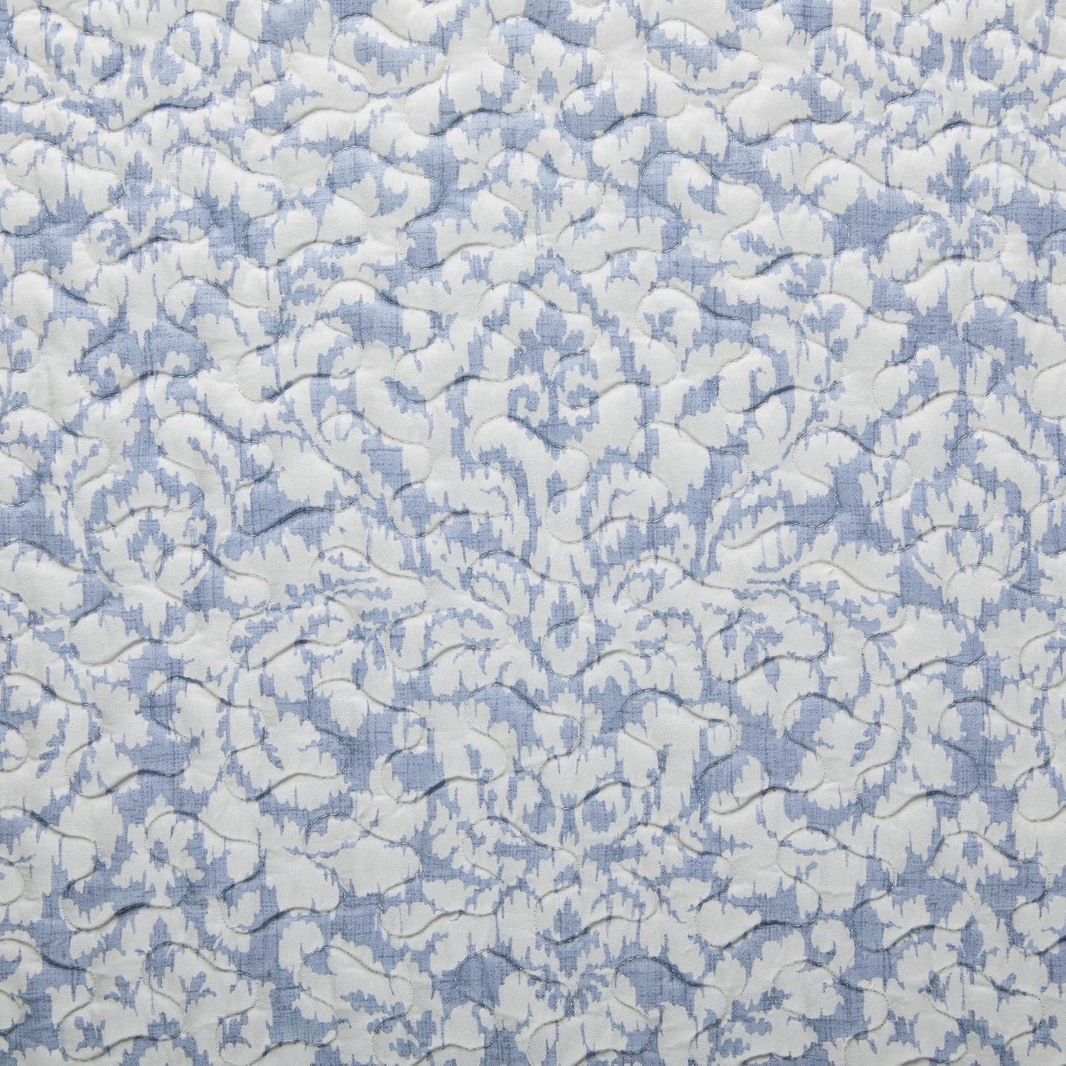 Blue and White Damask Full Quilt Set with Shams