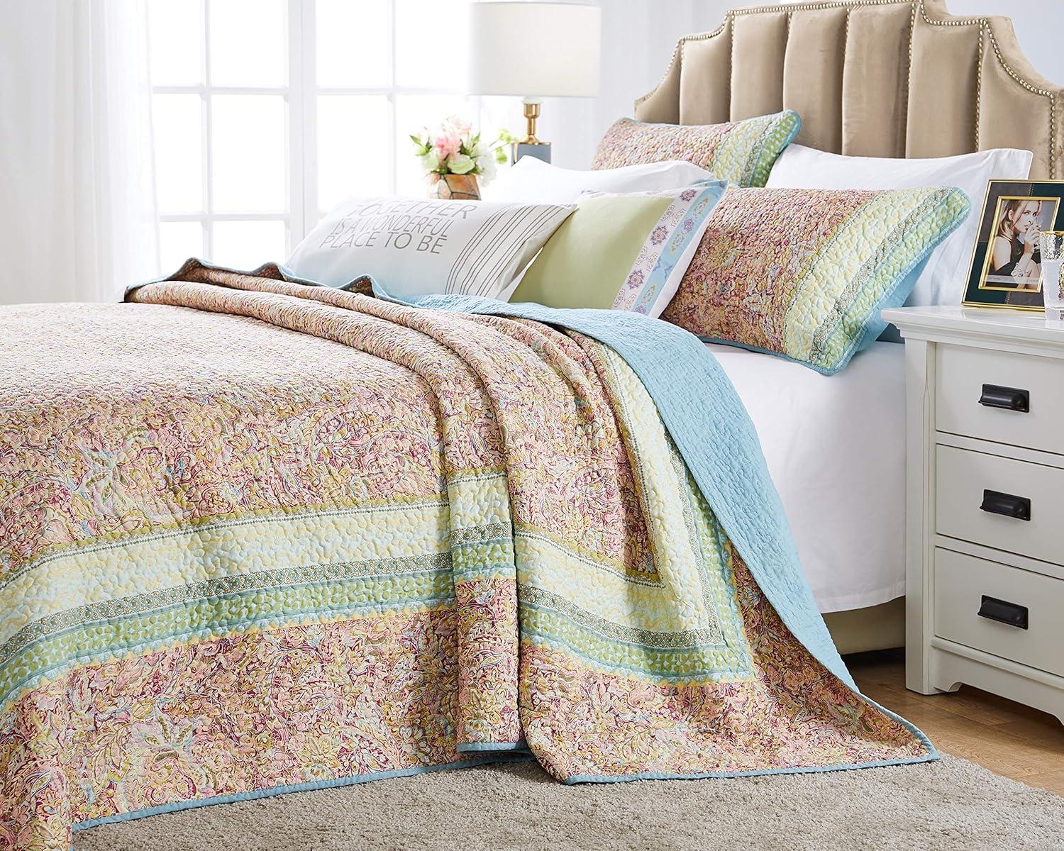 Palisades Floral Bedspread Set