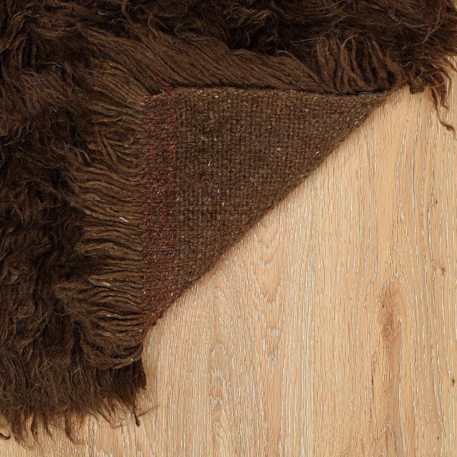 Linon Capri Area Rug, Sand and Black, 4'3'' x 7'3''