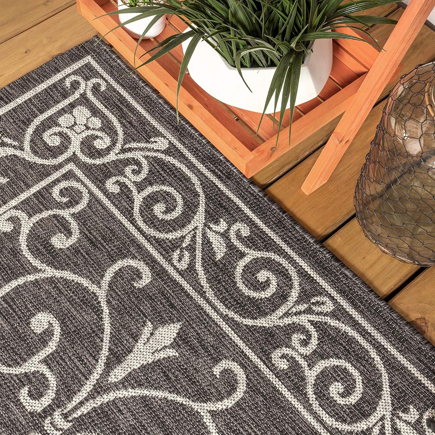 4'x6' Charleston Vintage Filigree Textured Weave Indoor/Outdoor Area Rug, Black/Gray - JONATHAN Y