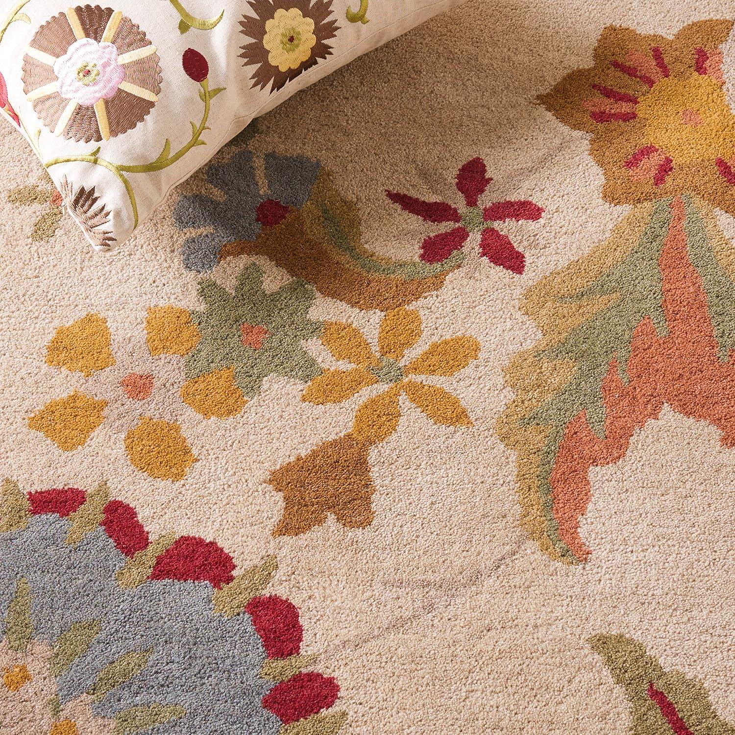 SAFAVIEH Soho Peronel Floral Wool Area Rug, Ivory/Sage, 2'6" x 4'