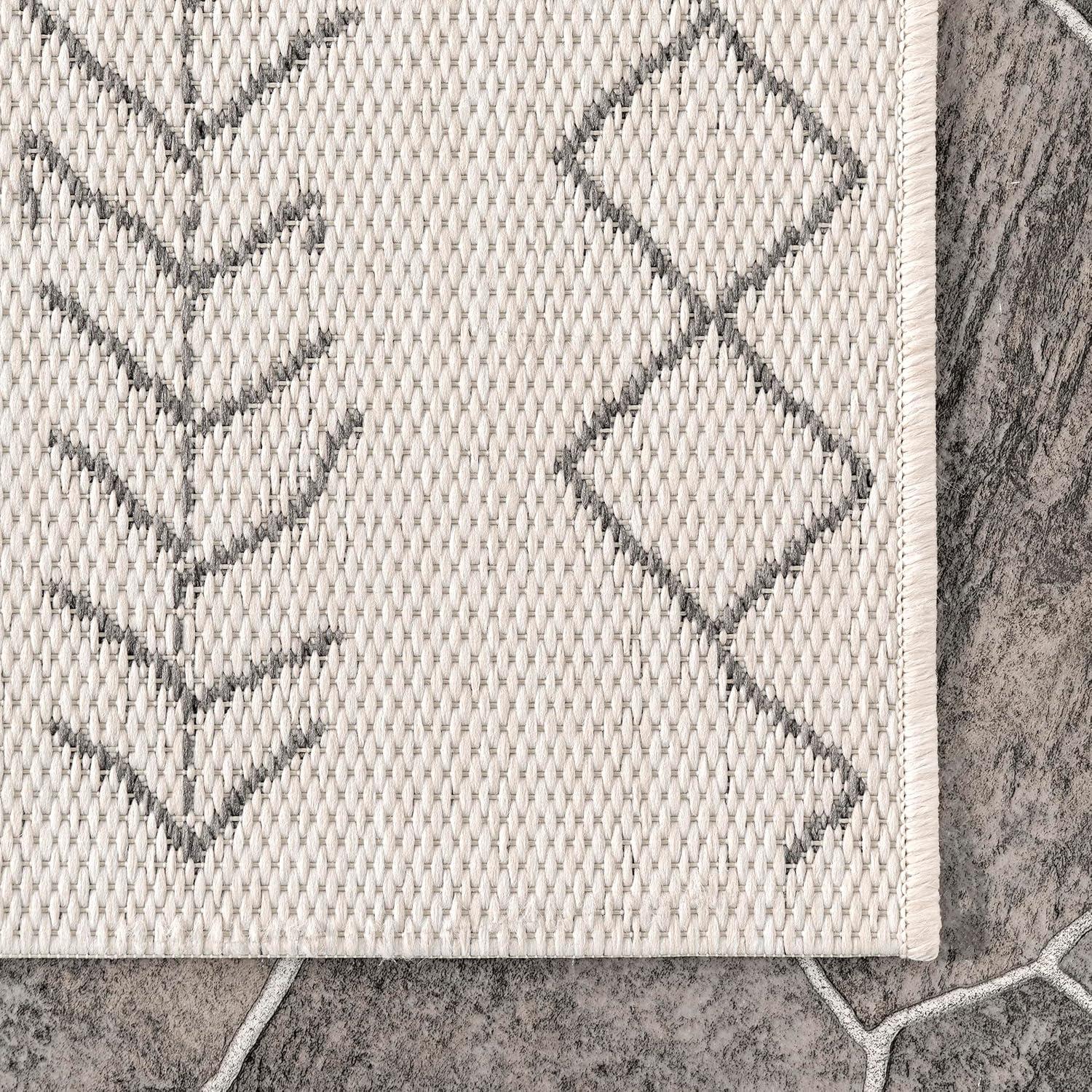 Ezri Diamond Indoor/Outdoor Area Rug for Living Room Patio Deck Front Porch Kitchen, Ivory/Dark Grey