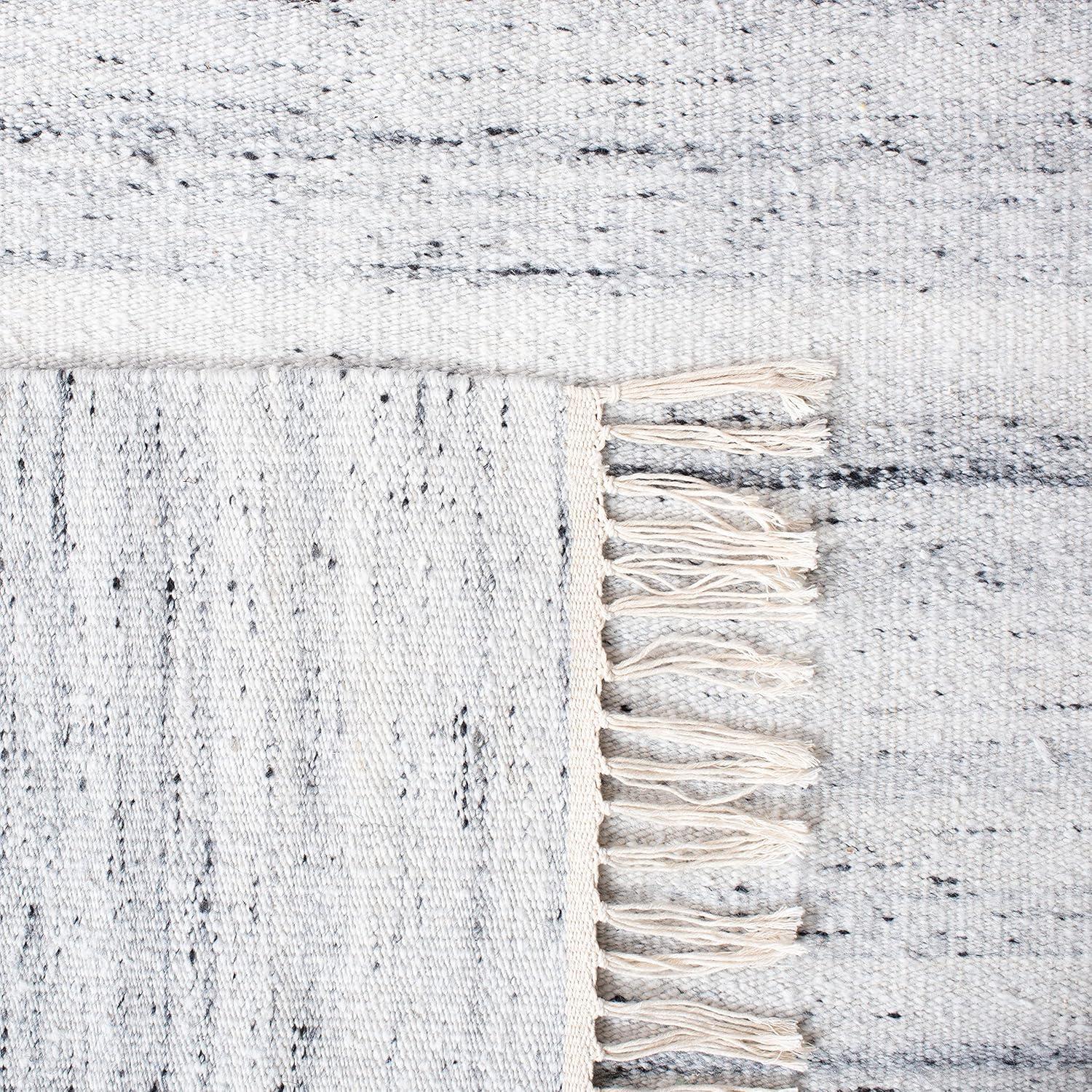 Kilim KLM551 Hand Loomed Area Rug - Ivory/Grey - 5'x8' - Safavieh.