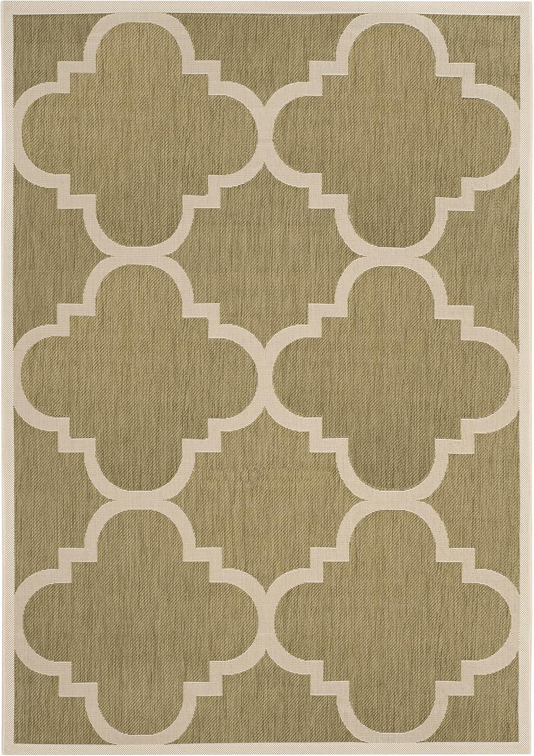 Quatrefoil Chic Black and Beige Indoor/Outdoor Round Rug