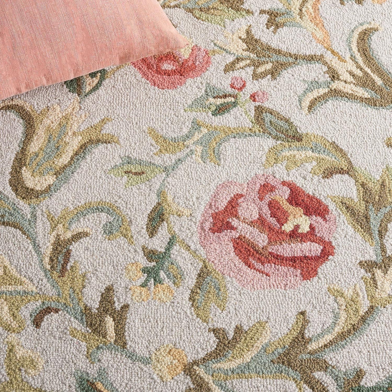 Handmade Ivory and Sage Floral Wool Rectangular Rug