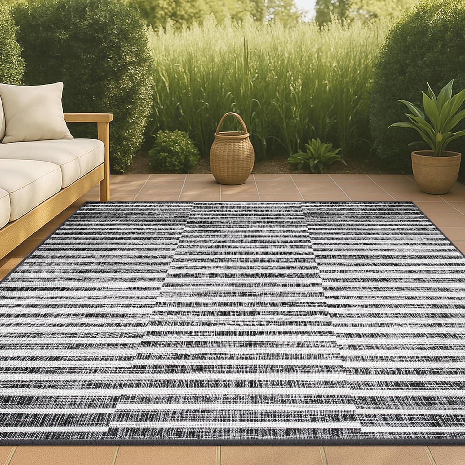 5'x8' Sukie Modern Offset Stripe Indoor/Outdoor Area Rug, Black/Ivory - JONATHAN Y