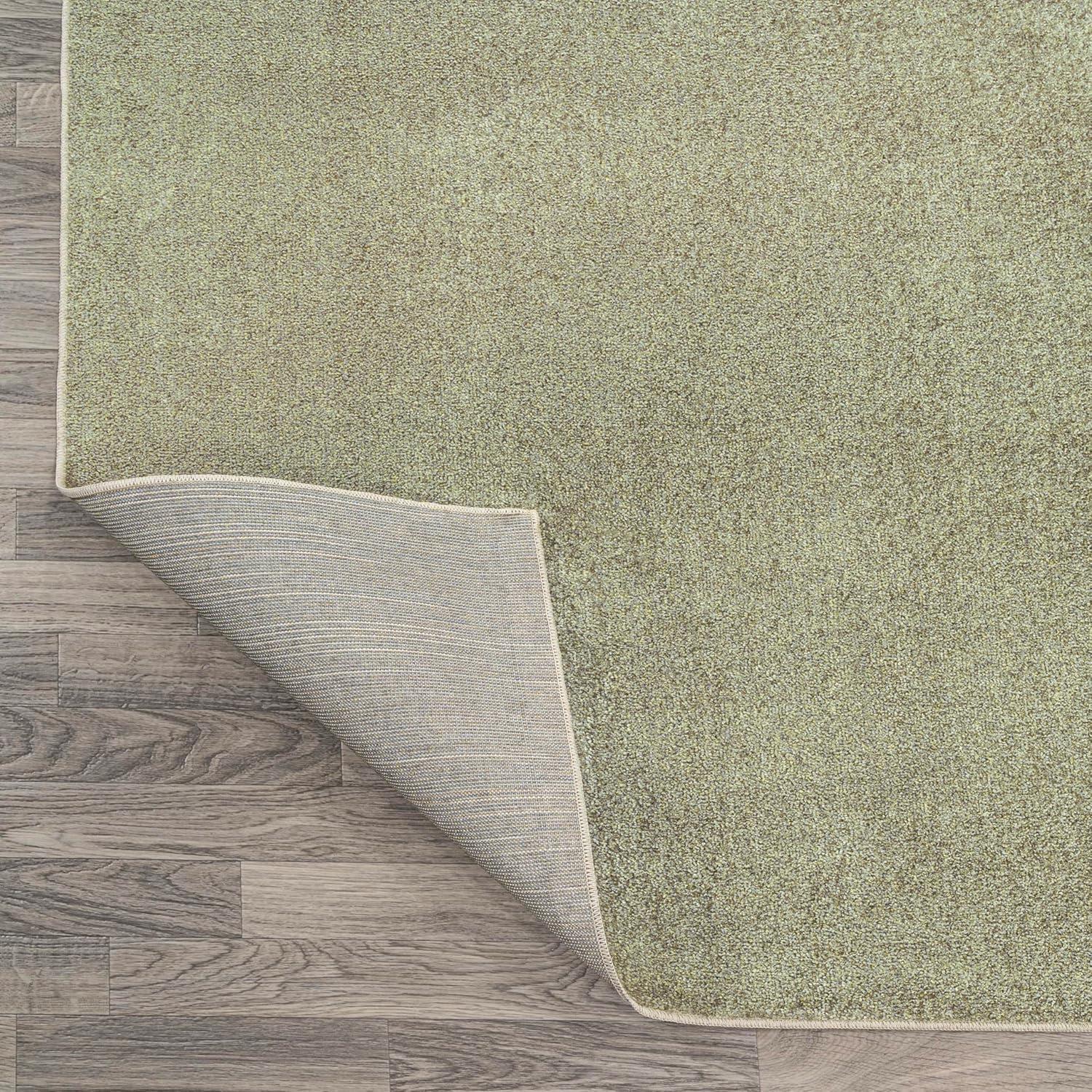 JONATHAN Y Twyla Classic Solid Low-Pile Machine-Washable Sage Green 5 ft. x 8 ft. Area Rug