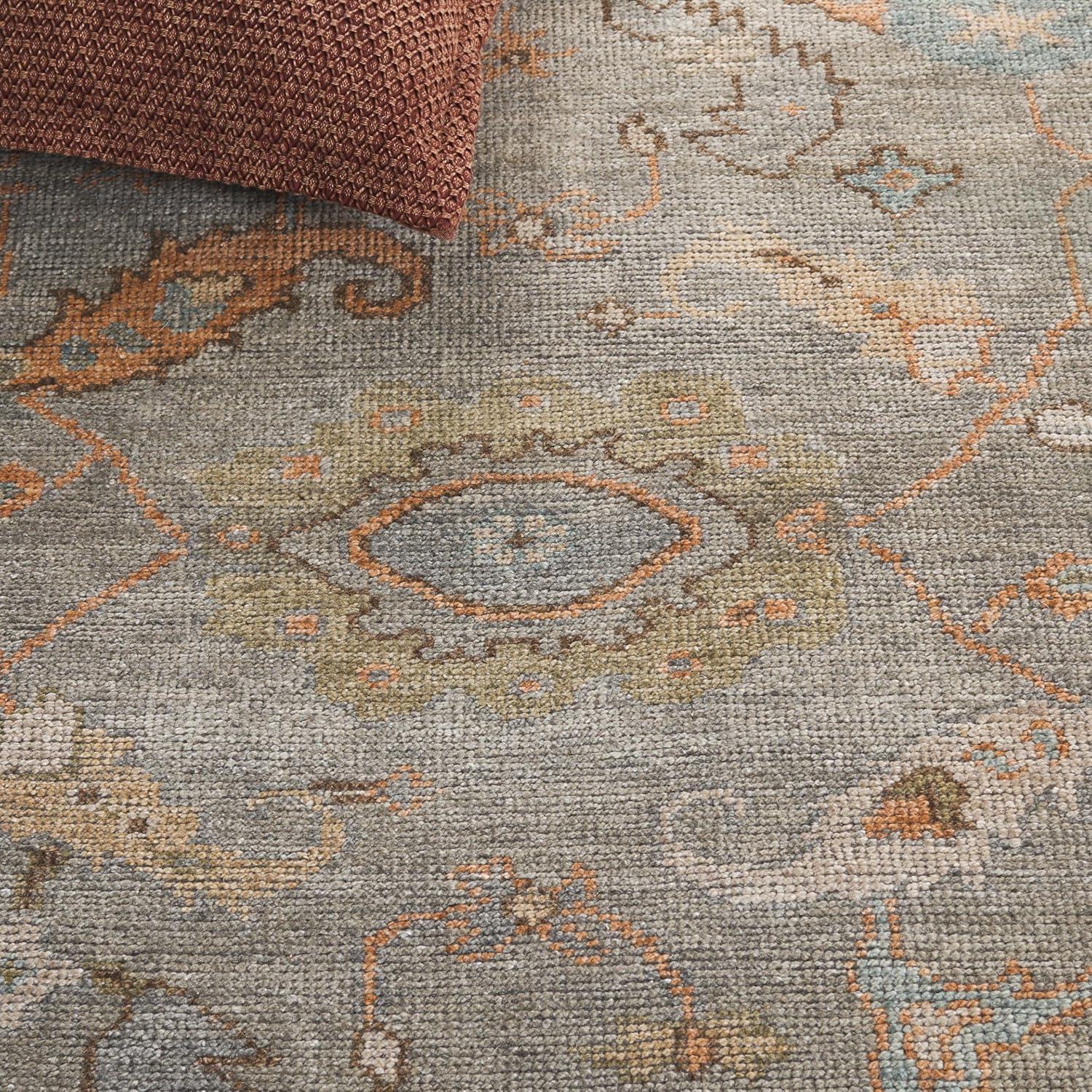 Izmir Hand Knotted 70% Wool, 30% Viscose Oriental Rug