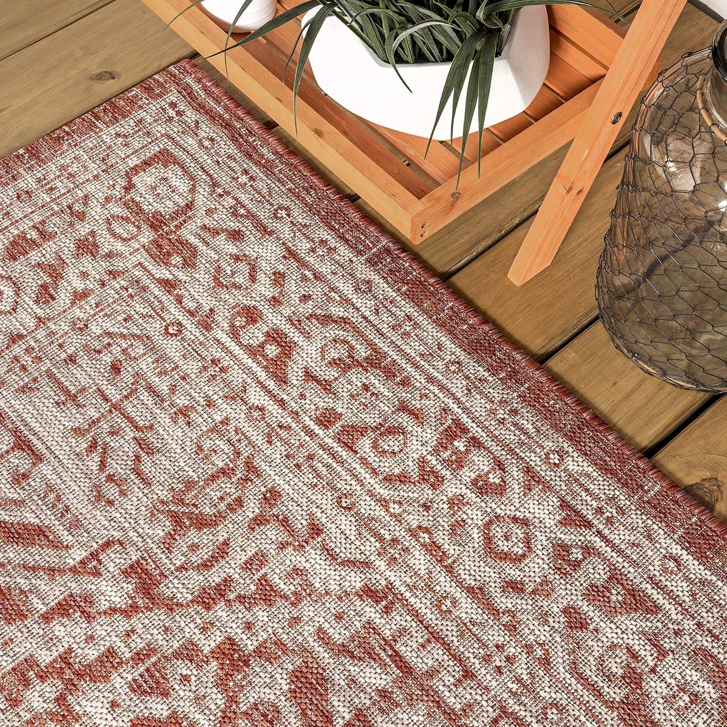 Sinjuri Medallion Textured Weave Indoor/Outdoor Area Rug - JONATHAN Y