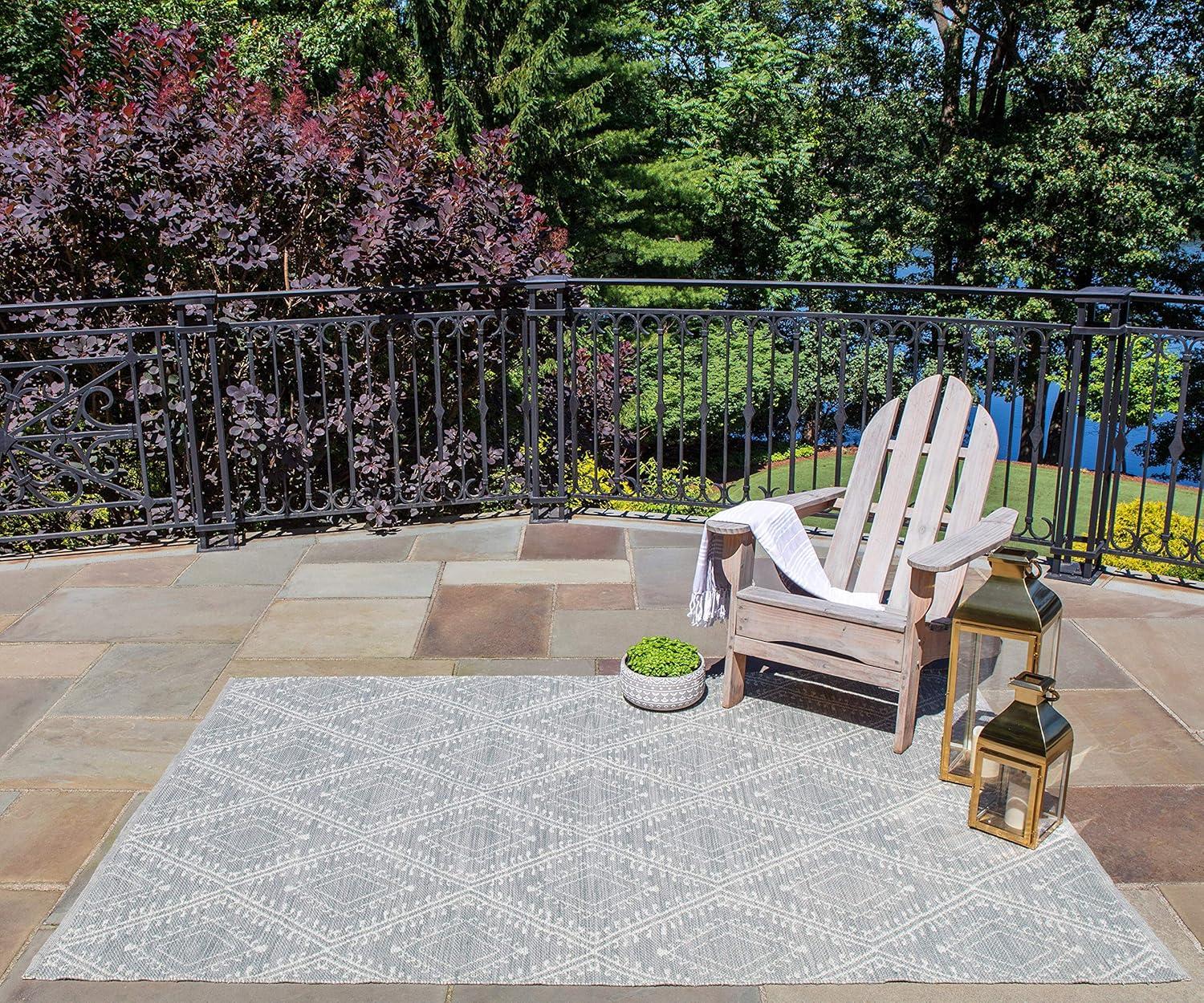 Easton Geometric Handmade Flatweave Gray Indoor / Outdoor Area Rug
