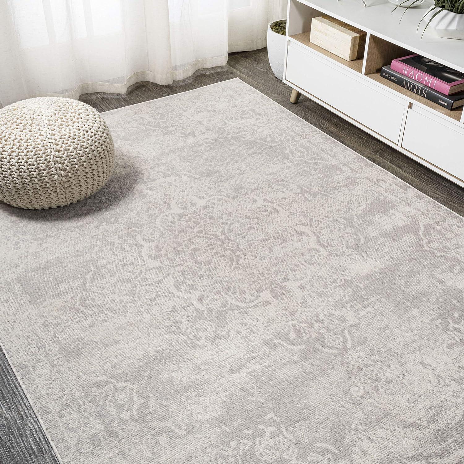 Rosalia Gray/Ivory Synthetic Medallion 5x8 Area Rug