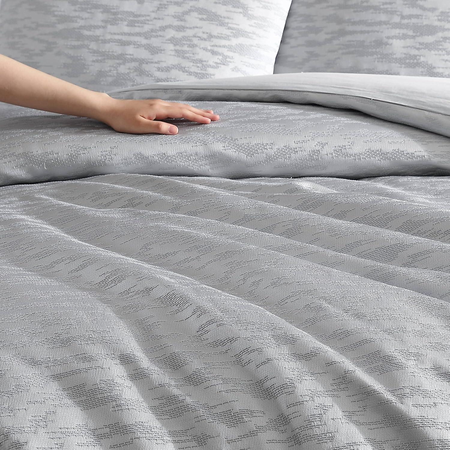 Vera Wang Illusion Grey Comforter Set