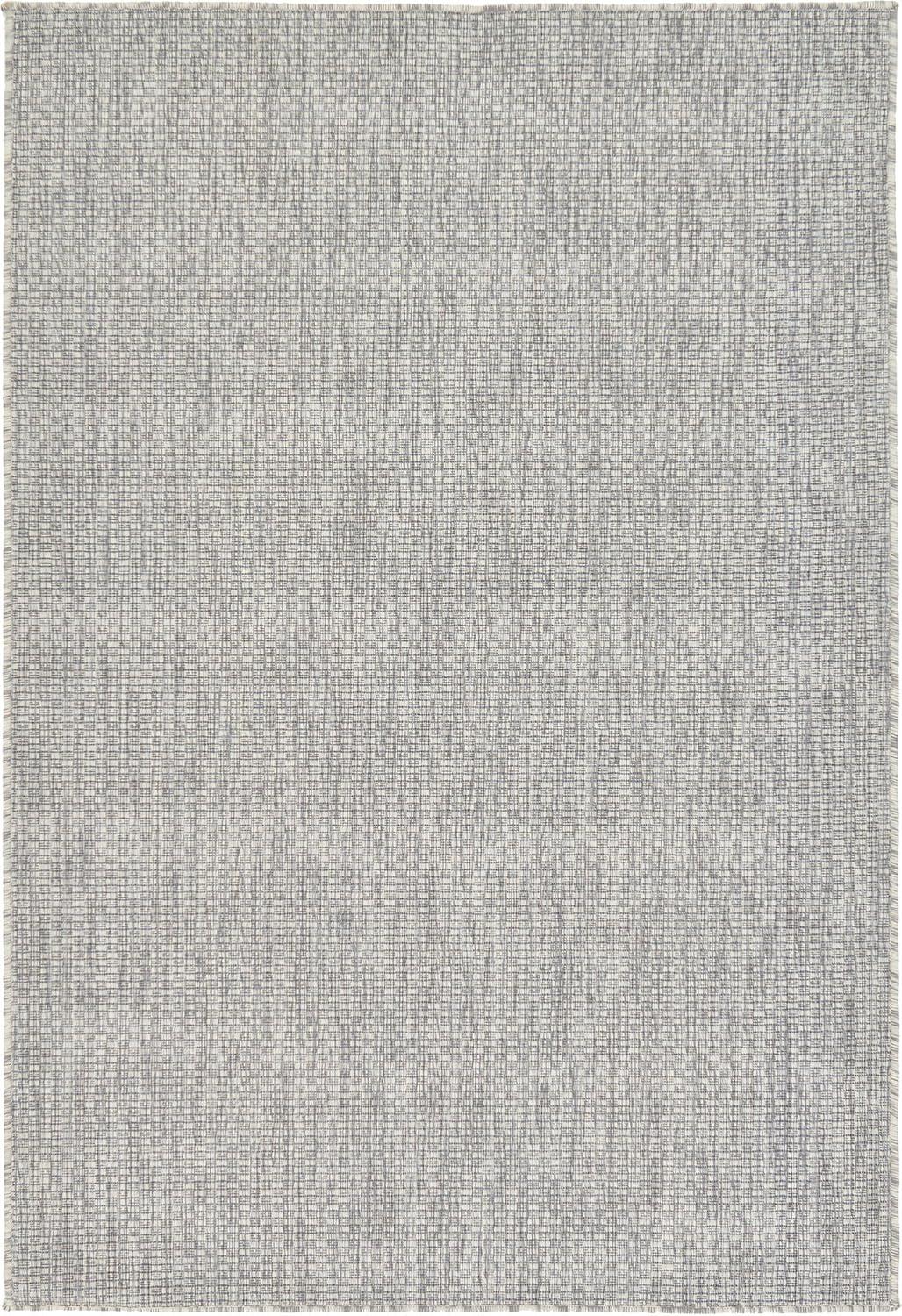 Light Gray Easy-Care Synthetic Outdoor Rug 4' x 6'