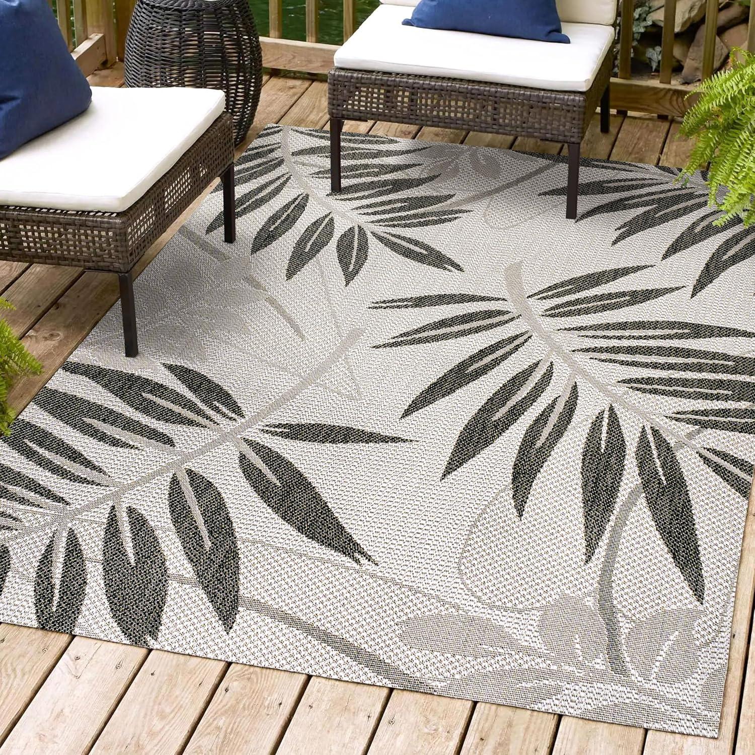 Havana Tropical Palm Leaf Indoor/Outdoor Area Rug - JONATHAN Y