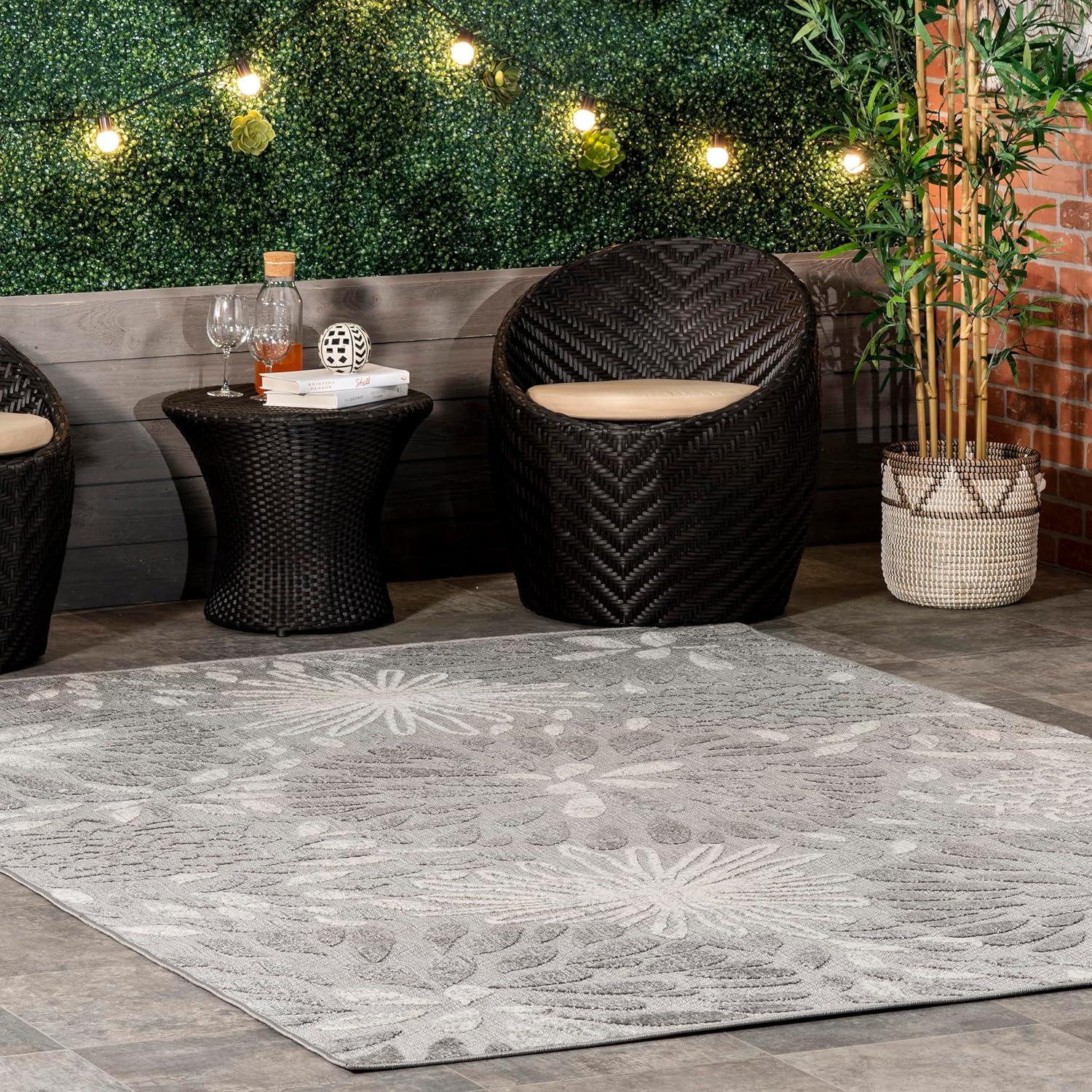 Nuloom Monique Floral & Paisley 5x8 Indoor/Outdoor Area Rug for Living Room Patio Deck Front Porch Kitchen, Light Grey/Ivory