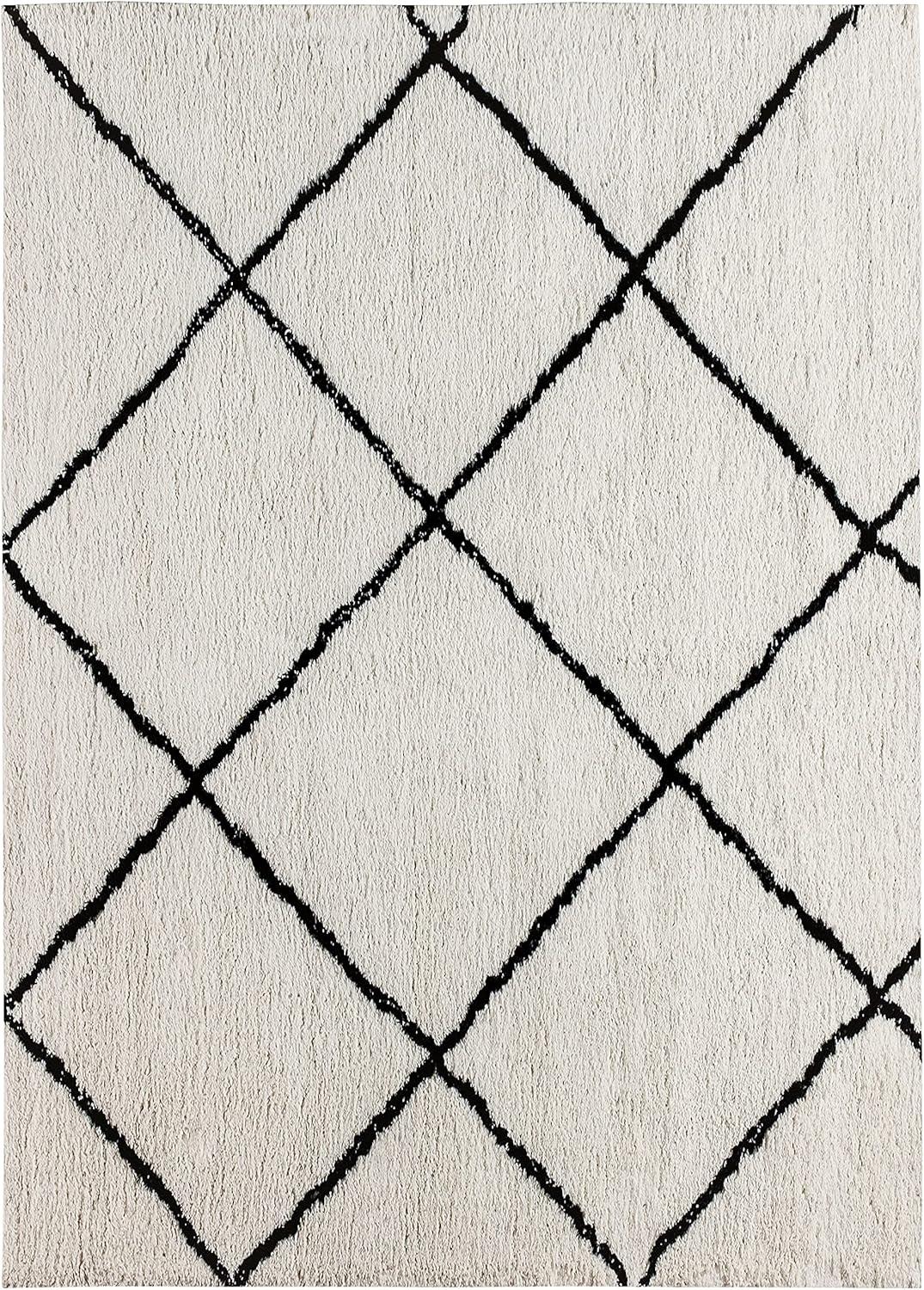 Handmade Off-White Diamond Shag 8' x 10' Area Rug