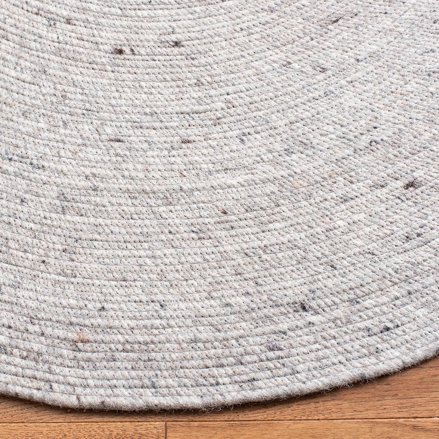 Handwoven Gray Oval Wool 8' x 10' Braided Area Rug