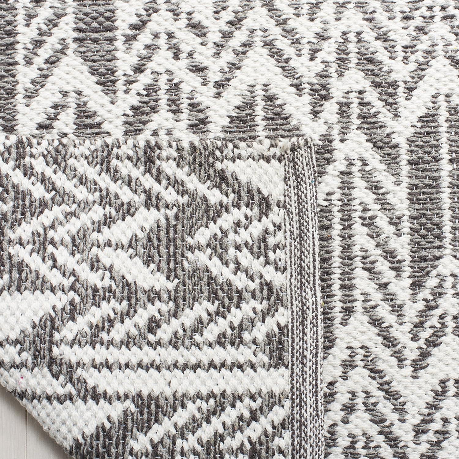 Montauk MTK609 Hand Woven Indoor Accent Rug - Charcoal/Ivory - 3'x5' - Safavieh