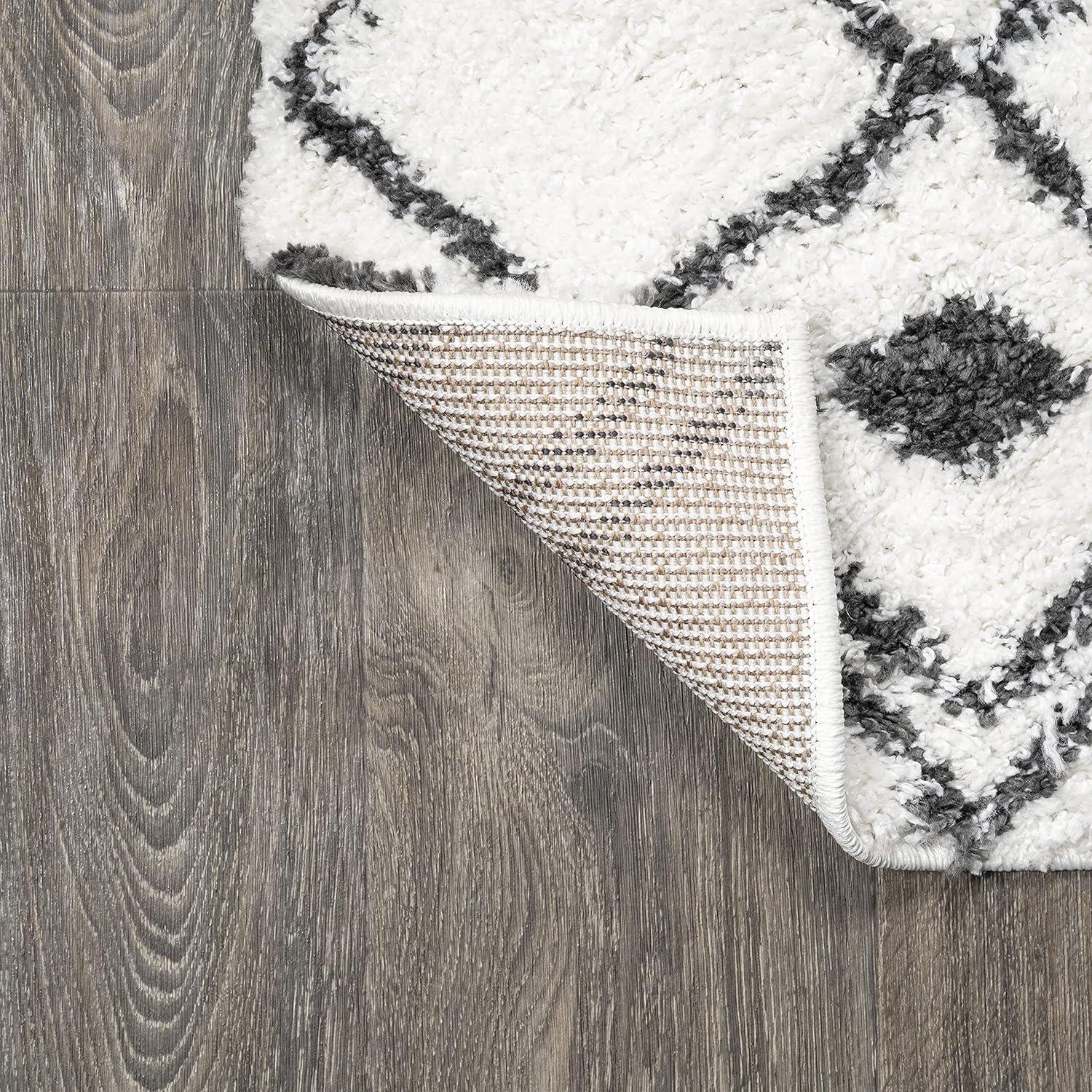 3'x5' Caimari Moroccan Diamond Shag Area Rug, White/Black - JONATHAN Y