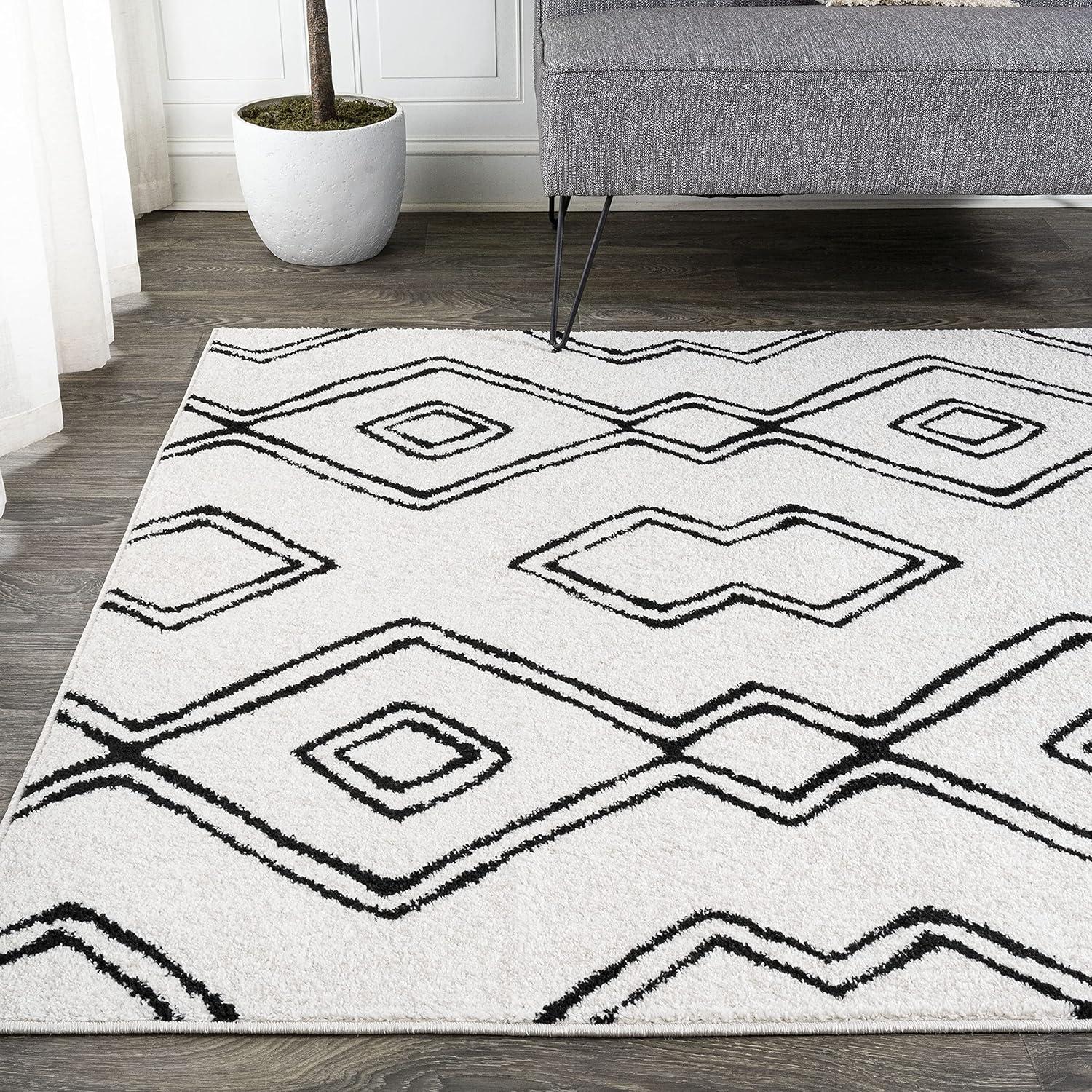 Deia Moroccan Style Diamond Shag White and Black 3' x 5' Area Rug